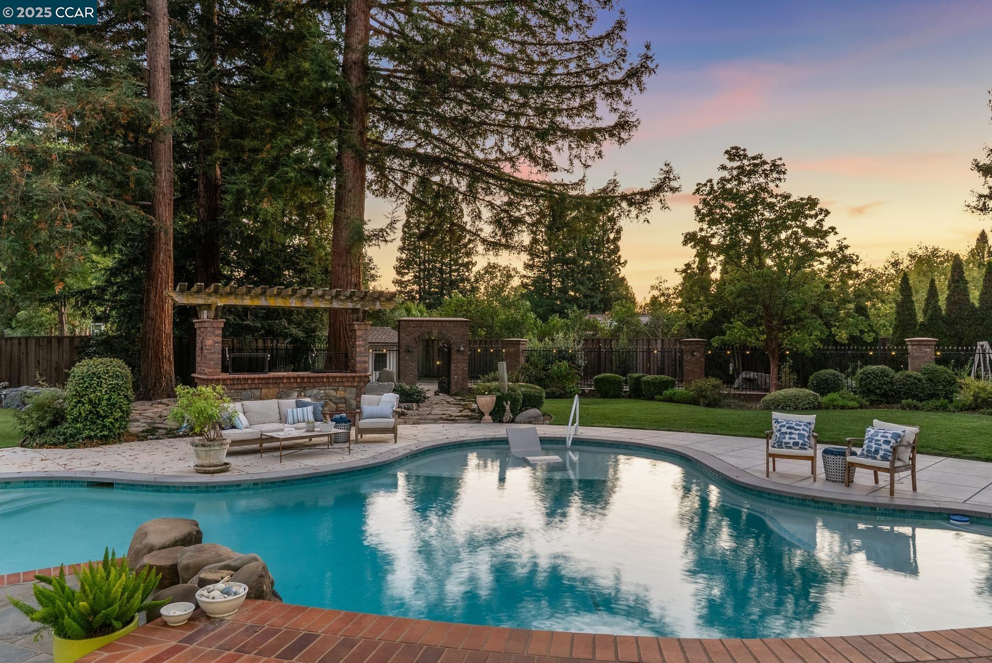 Detail Gallery Image 25 of 54 For 2031 Scarlet Oak Pl, Danville,  CA 94506 - 4 Beds | 2 Baths