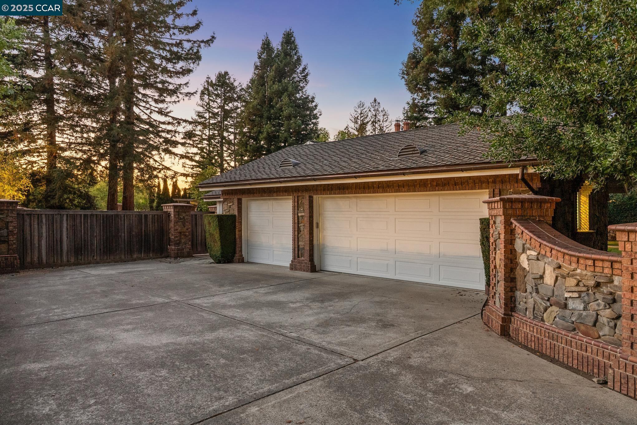 Detail Gallery Image 40 of 54 For 2031 Scarlet Oak Pl, Danville,  CA 94506 - 4 Beds | 2 Baths