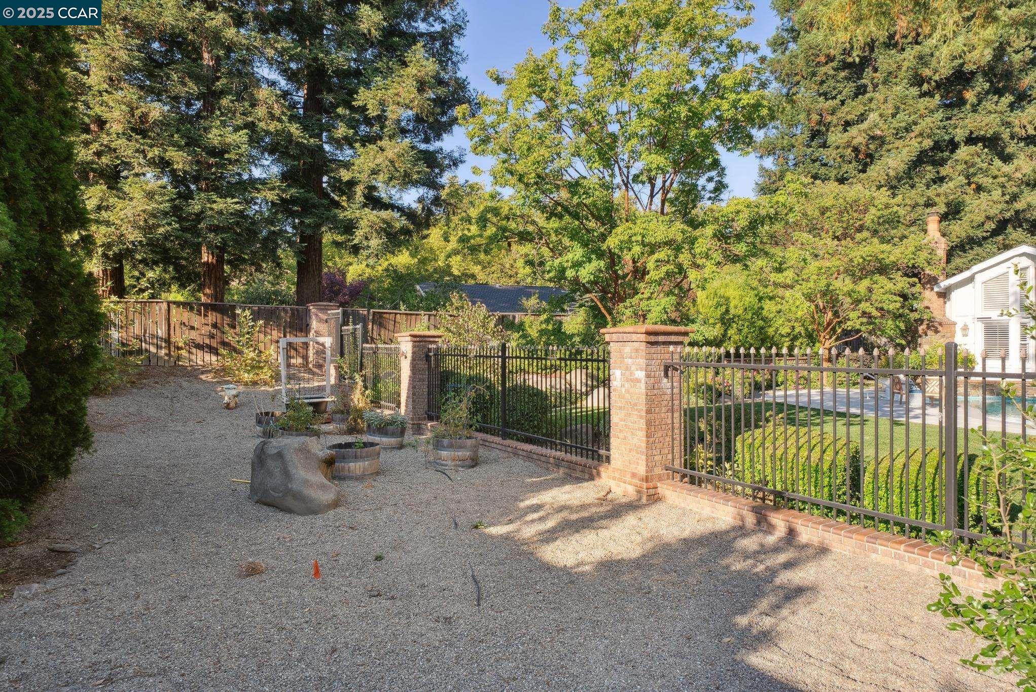 Detail Gallery Image 49 of 54 For 2031 Scarlet Oak Pl, Danville,  CA 94506 - 4 Beds | 2 Baths