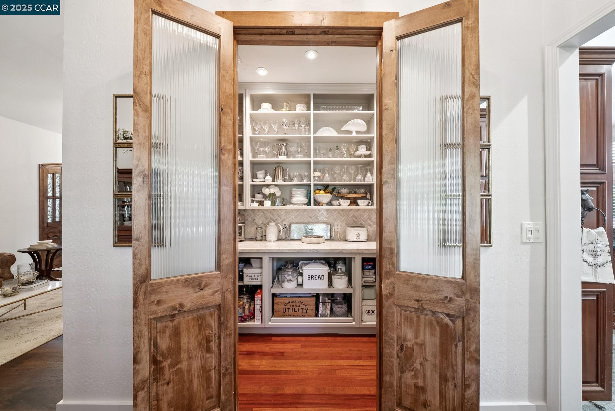 Detail Gallery Image 9 of 54 For 2031 Scarlet Oak Pl, Danville,  CA 94506 - 4 Beds | 2 Baths