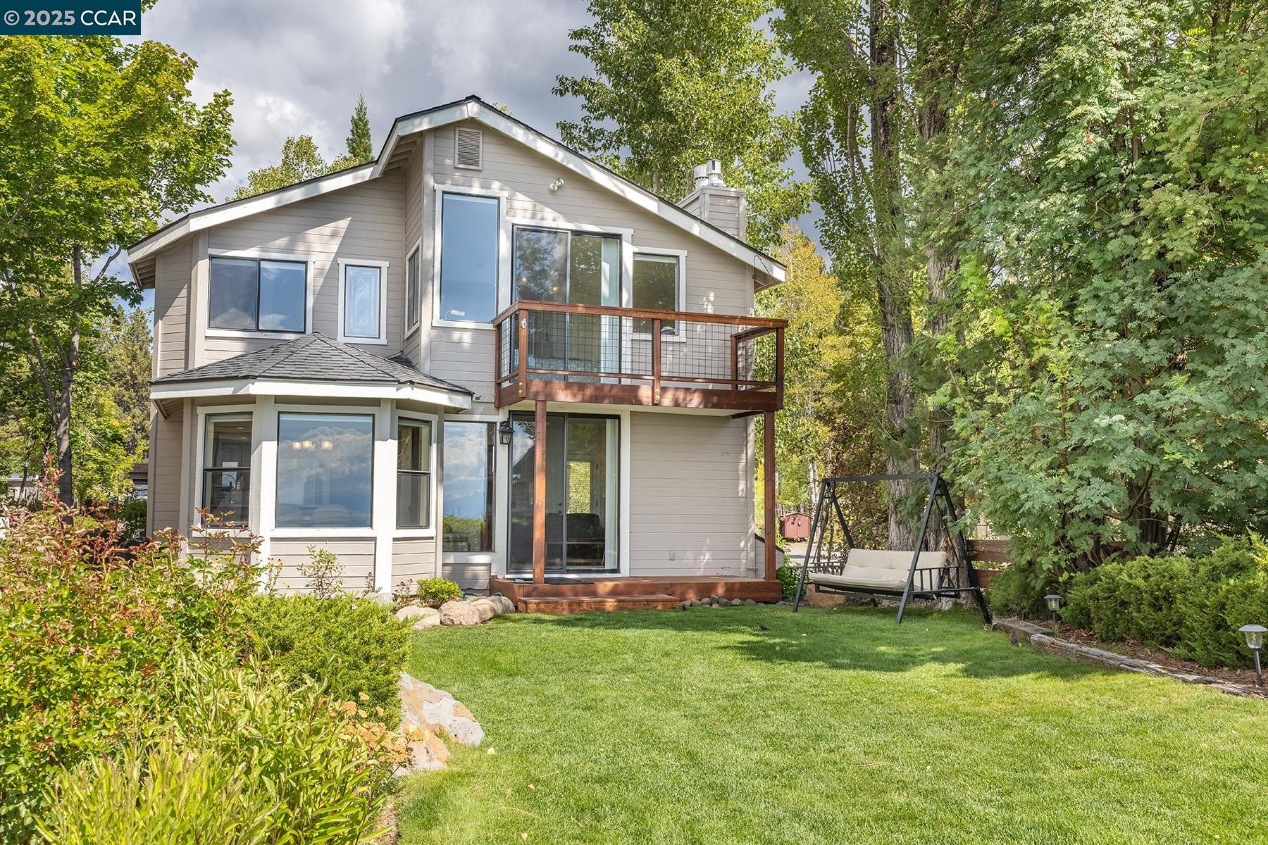 Detail Gallery Image 1 of 28 For 8016 N Lake Blvd, Kings Beach,  CA 96143 - 3 Beds | 2/1 Baths