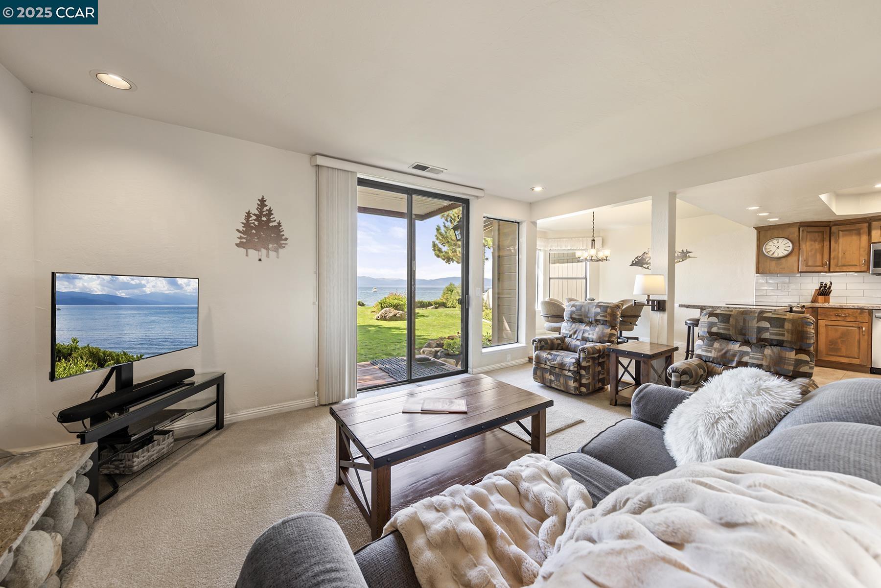 Detail Gallery Image 12 of 28 For 8016 N Lake Blvd, Kings Beach,  CA 96143 - 3 Beds | 2/1 Baths