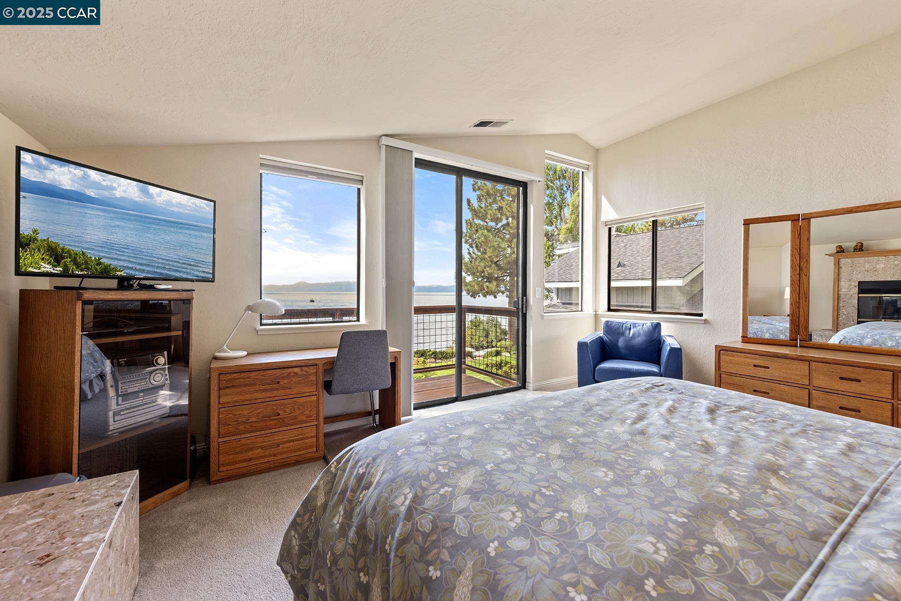 Detail Gallery Image 13 of 28 For 8016 N Lake Blvd, Kings Beach,  CA 96143 - 3 Beds | 2/1 Baths