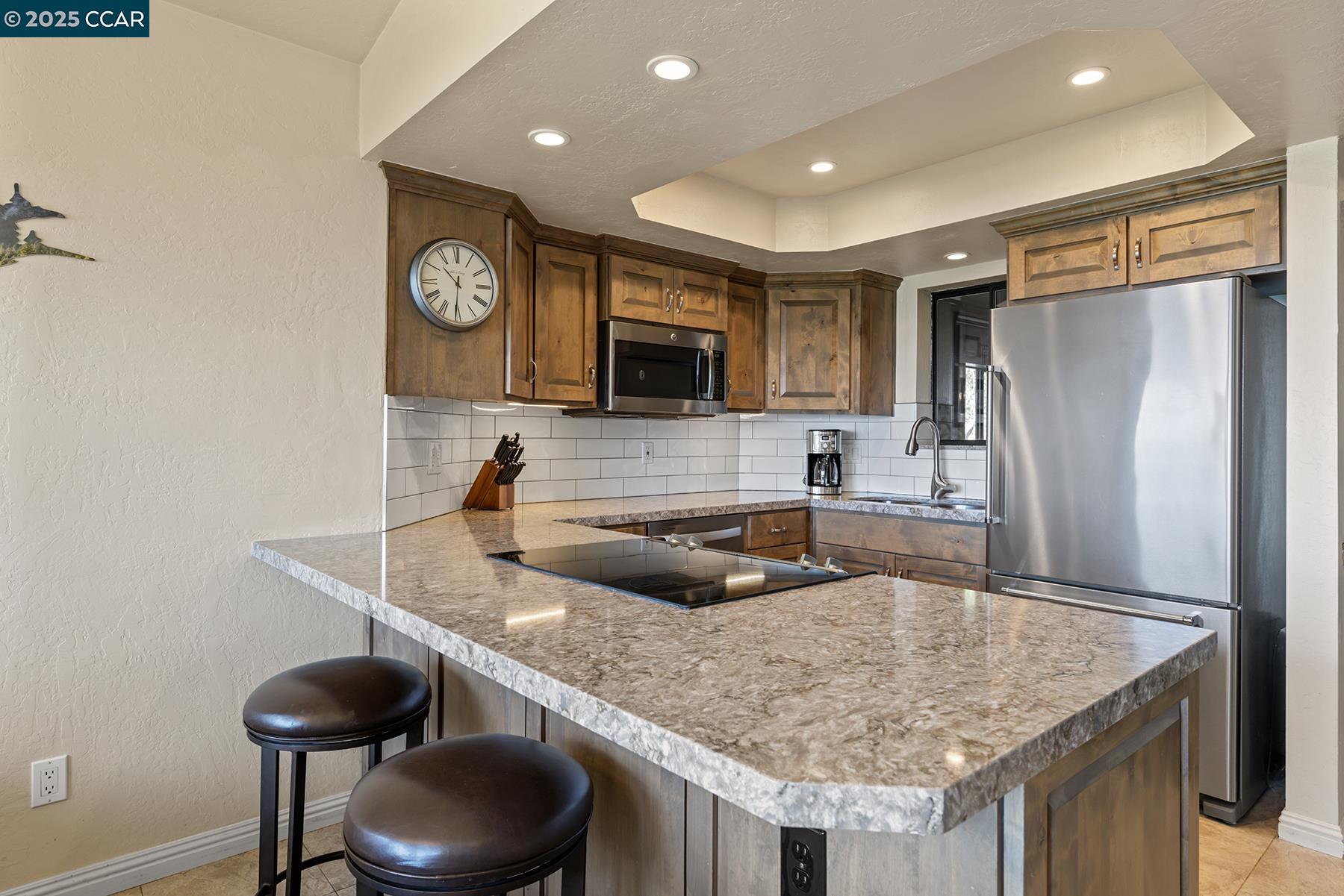 Detail Gallery Image 8 of 28 For 8016 N Lake Blvd, Kings Beach,  CA 96143 - 3 Beds | 2/1 Baths