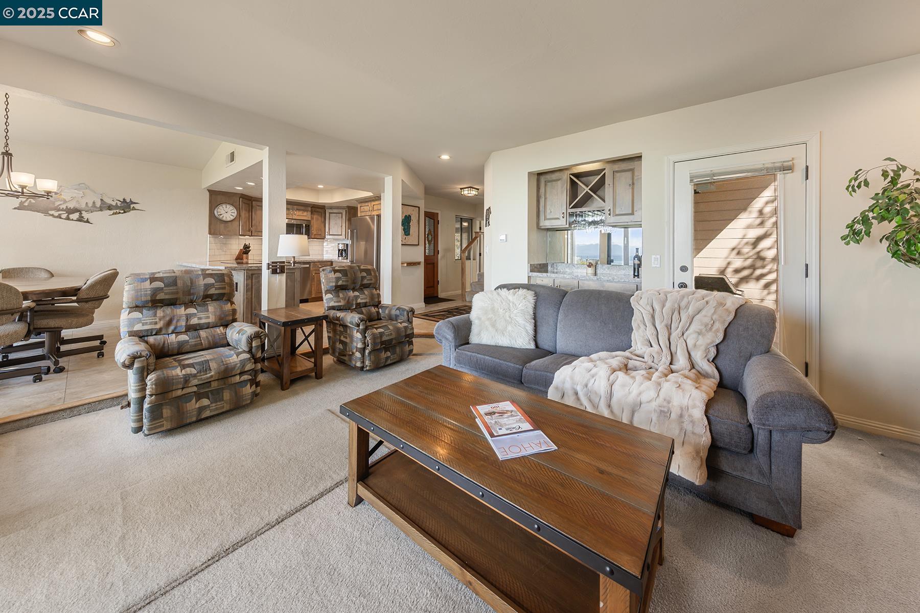 Detail Gallery Image 9 of 28 For 8016 N Lake Blvd, Kings Beach,  CA 96143 - 3 Beds | 2/1 Baths
