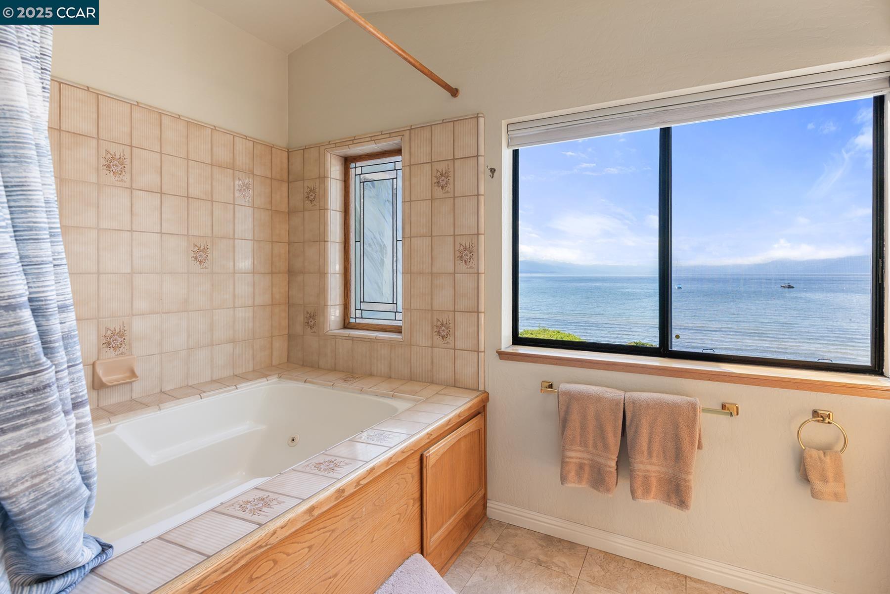 Detail Gallery Image 10 of 28 For 8016 N Lake Blvd, Kings Beach,  CA 96143 - 3 Beds | 2/1 Baths