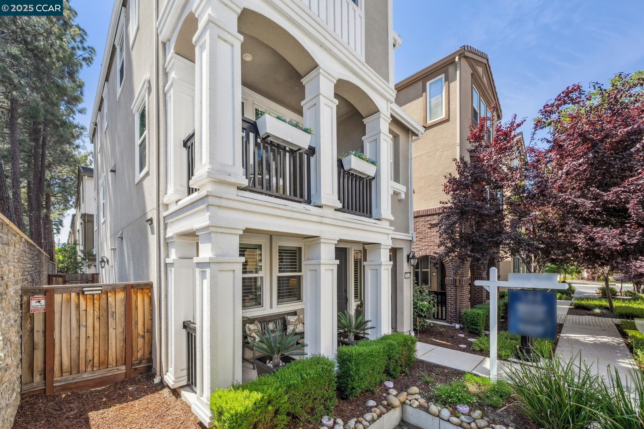 Front Image Thumbnail for CC41111819