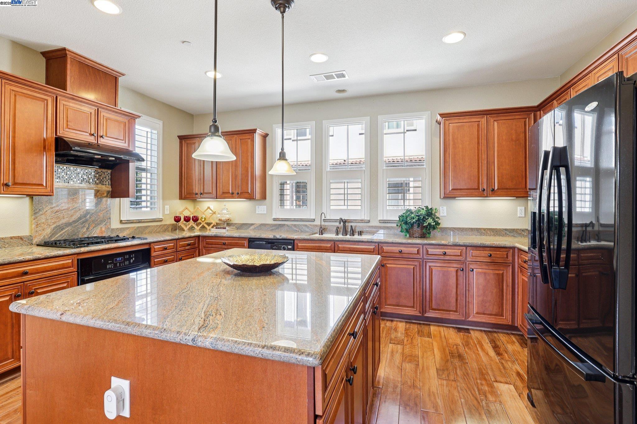 Detail Gallery Image 11 of 25 For 622 Moss Way, Hayward,  CA 94541 - 4 Beds | 3/1 Baths