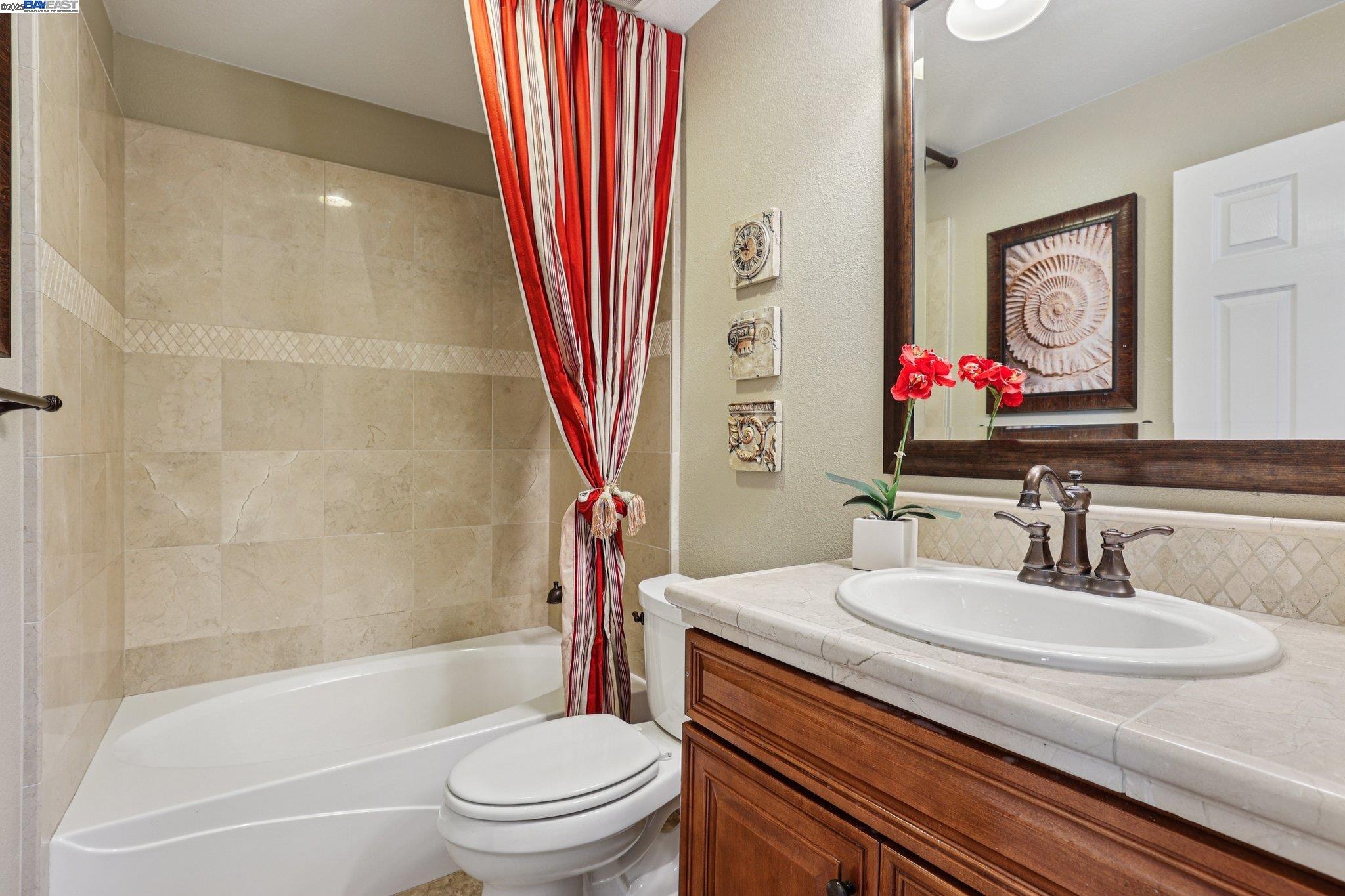 Detail Gallery Image 14 of 25 For 622 Moss Way, Hayward,  CA 94541 - 4 Beds | 3/1 Baths
