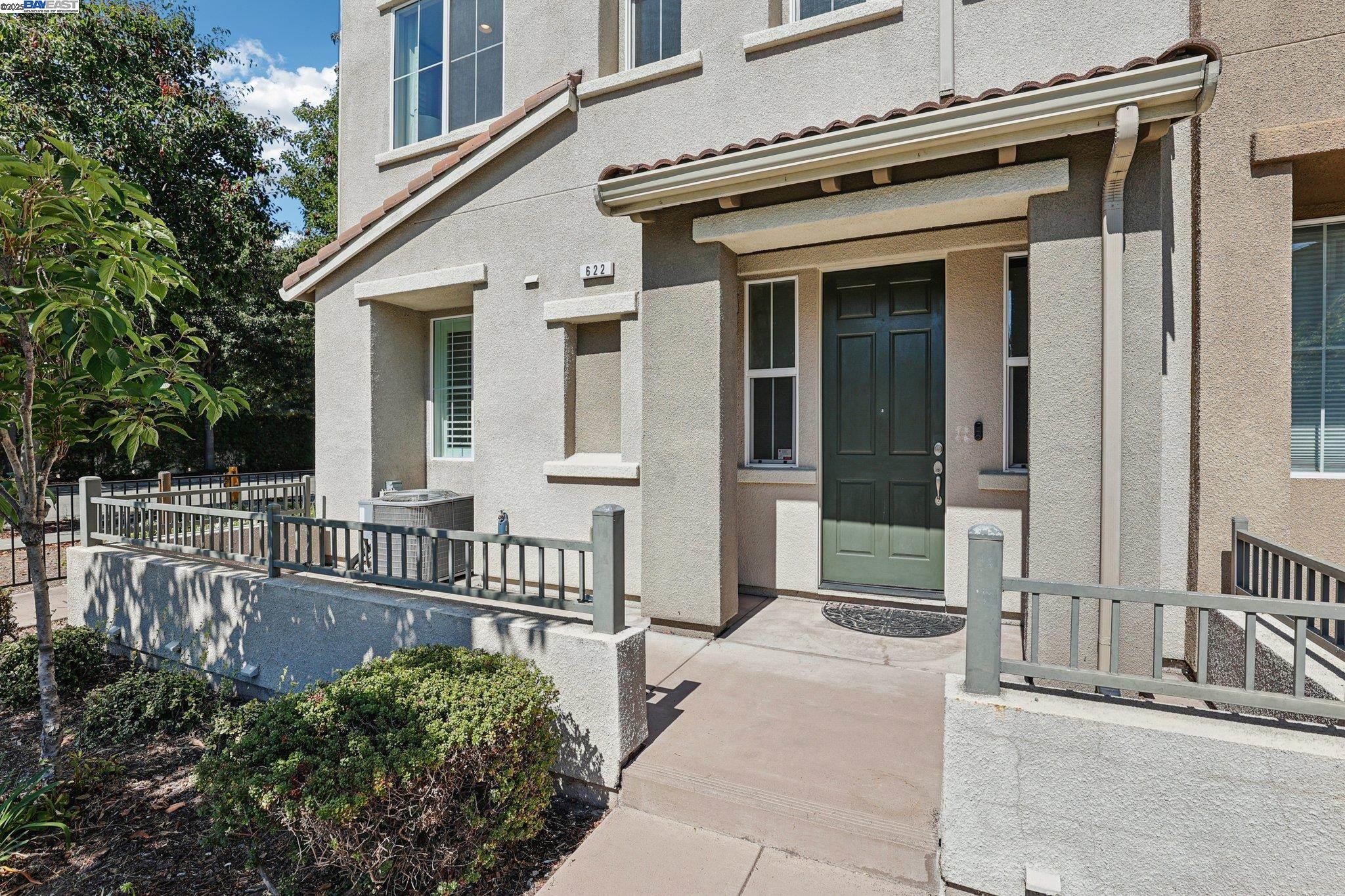 Detail Gallery Image 4 of 25 For 622 Moss Way, Hayward,  CA 94541 - 4 Beds | 3/1 Baths