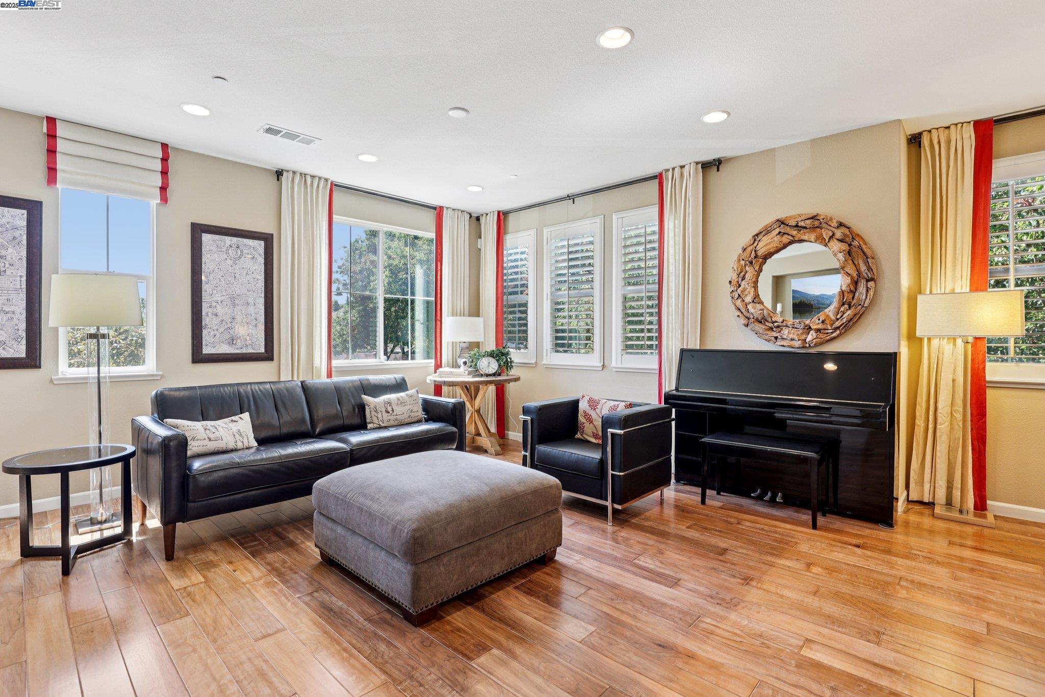 Detail Gallery Image 6 of 25 For 622 Moss Way, Hayward,  CA 94541 - 4 Beds | 3/1 Baths