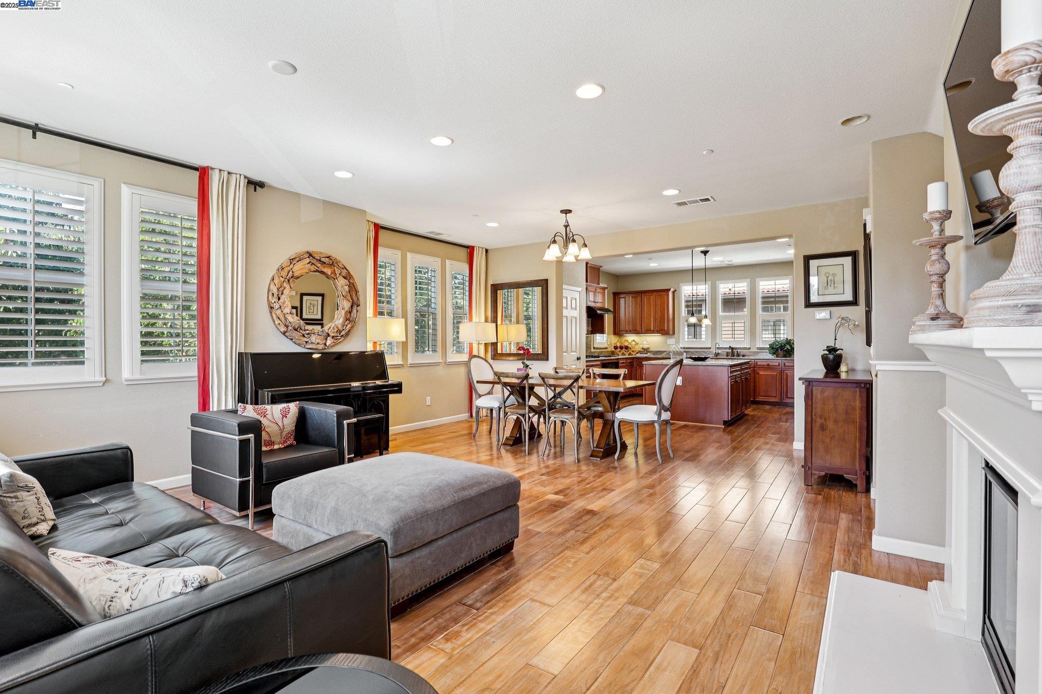 Detail Gallery Image 8 of 25 For 622 Moss Way, Hayward,  CA 94541 - 4 Beds | 3/1 Baths