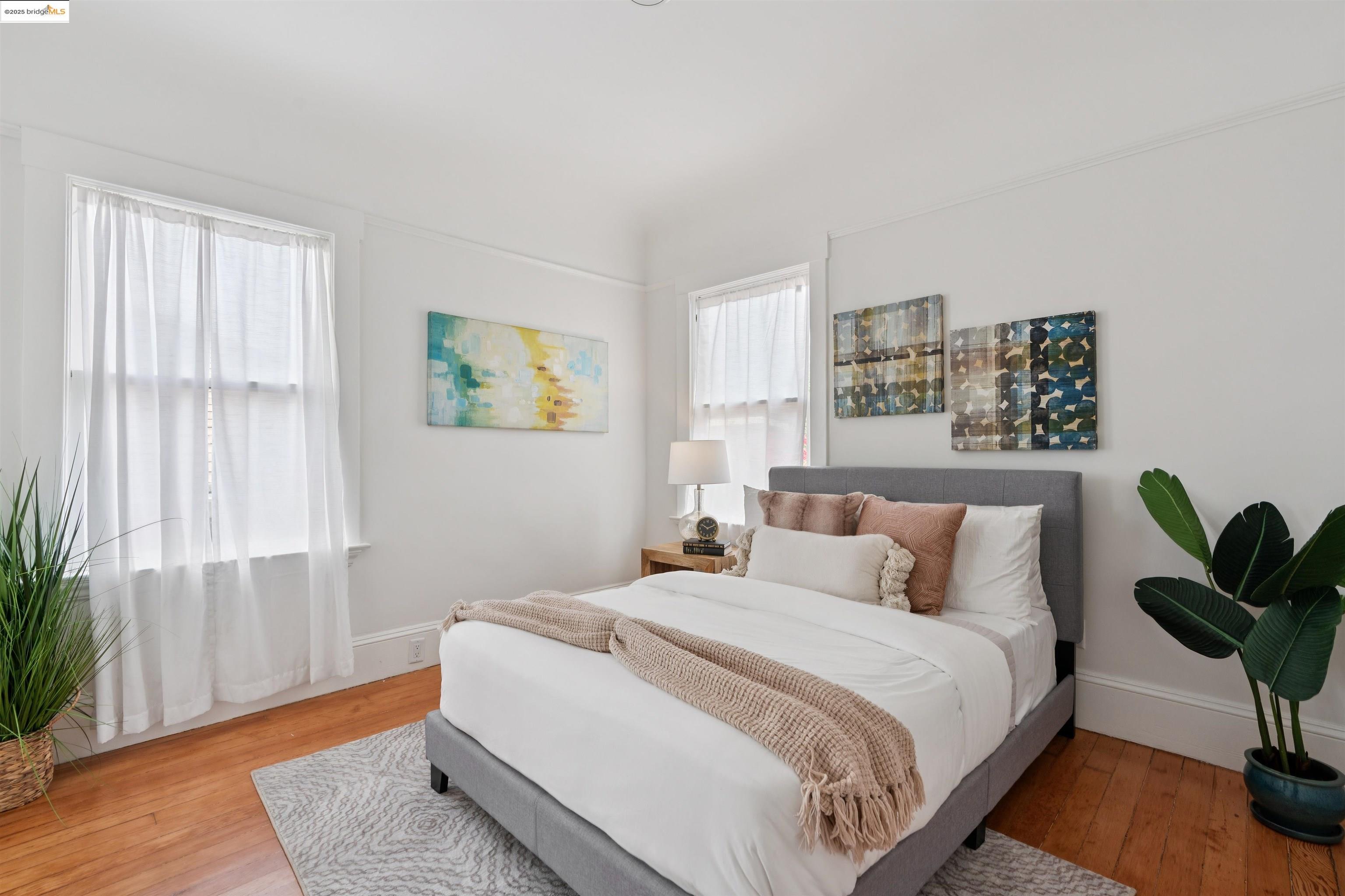 Detail Gallery Image 20 of 39 For 686 41st St, Oakland,  CA 94609 - 2 Beds | 1 Baths