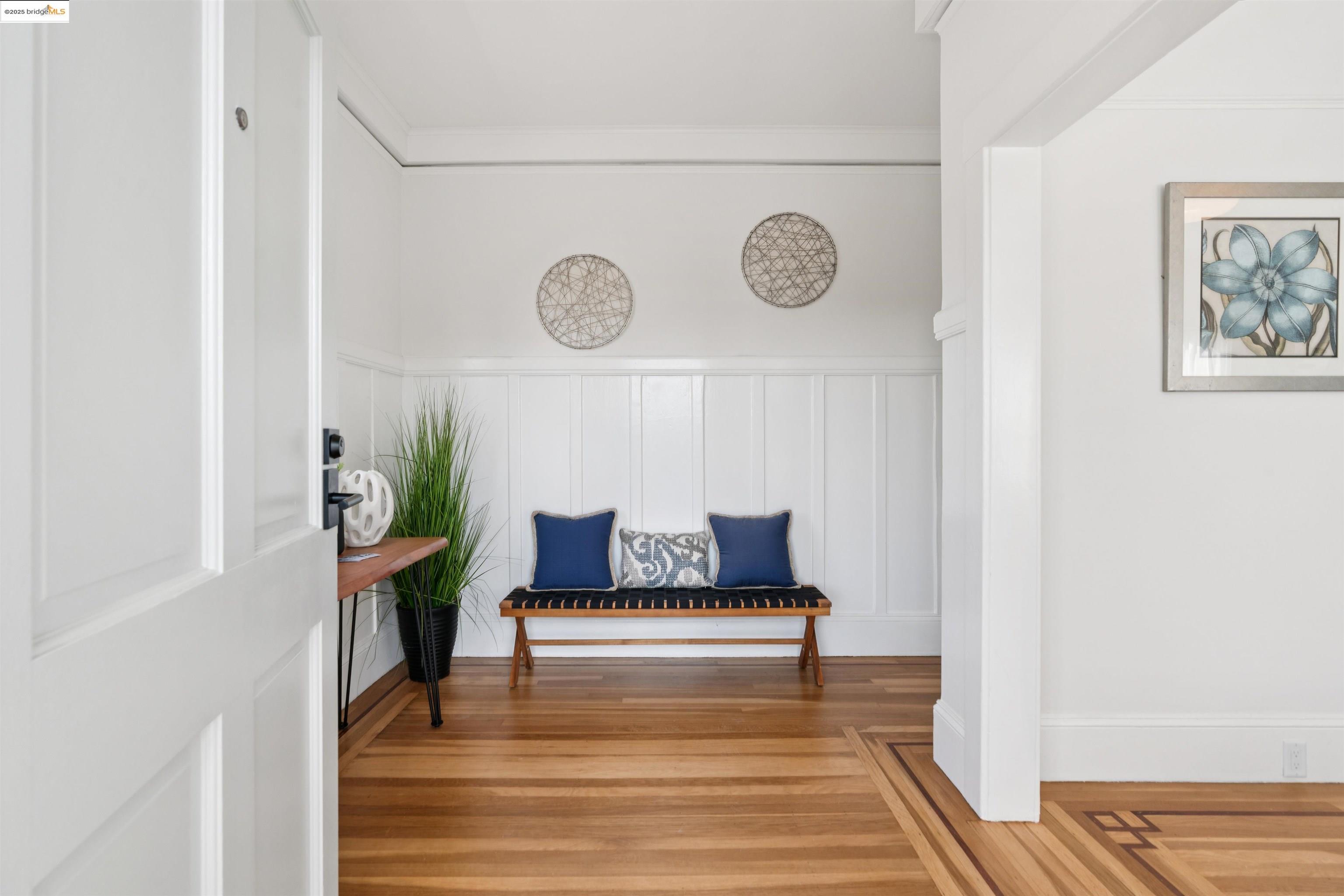 Detail Gallery Image 6 of 39 For 686 41st St, Oakland,  CA 94609 - 2 Beds | 1 Baths