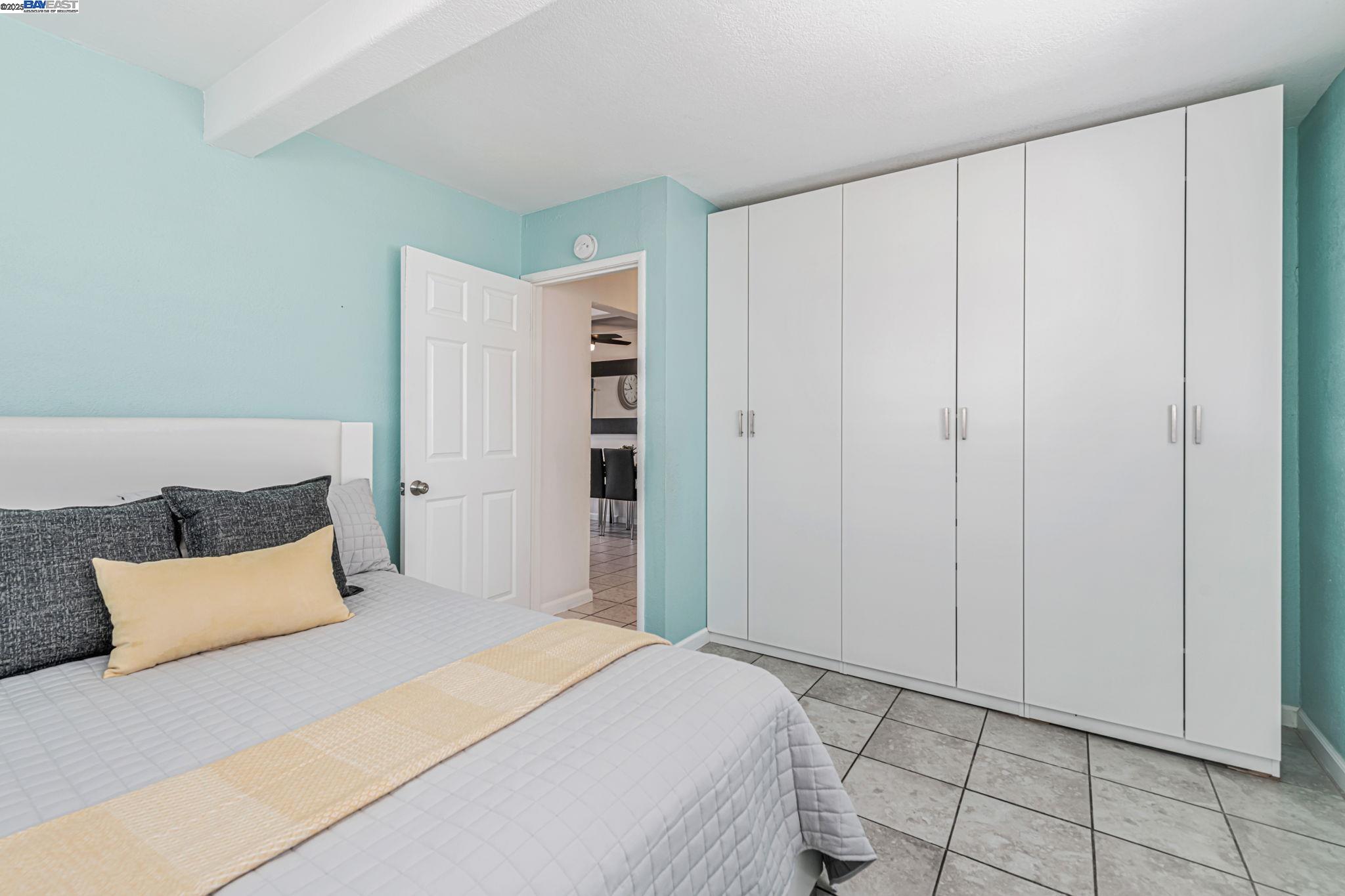 Detail Gallery Image 16 of 33 For 22857 Fuller Ave, Hayward,  CA 94541 - 2 Beds | 1 Baths
