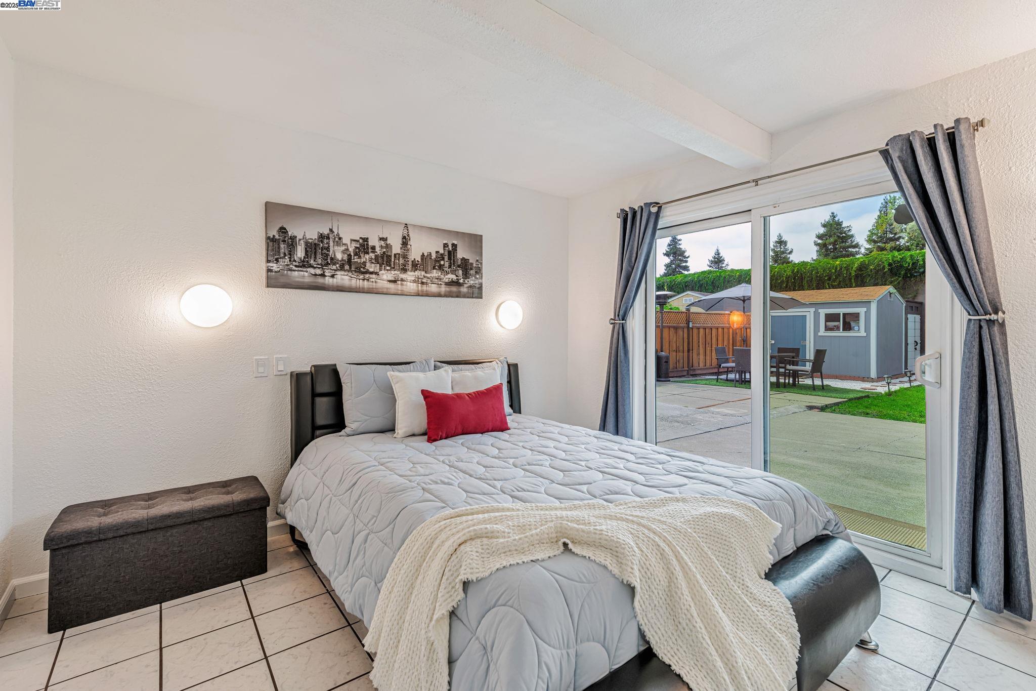 Detail Gallery Image 17 of 33 For 22857 Fuller Ave, Hayward,  CA 94541 - 2 Beds | 1 Baths