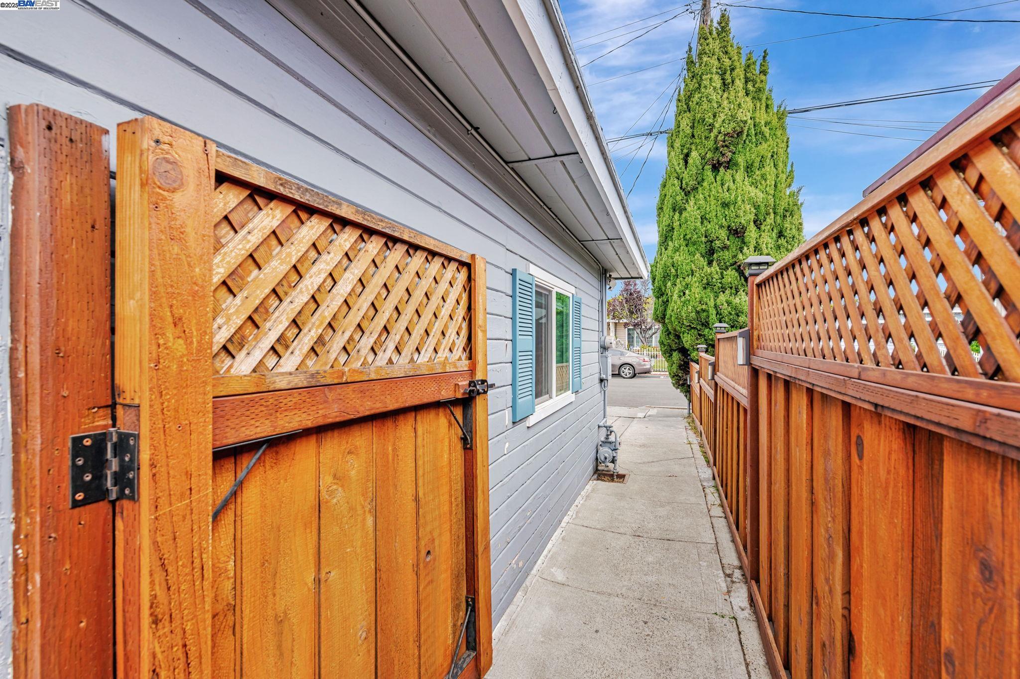 Detail Gallery Image 33 of 33 For 22857 Fuller Ave, Hayward,  CA 94541 - 2 Beds | 1 Baths