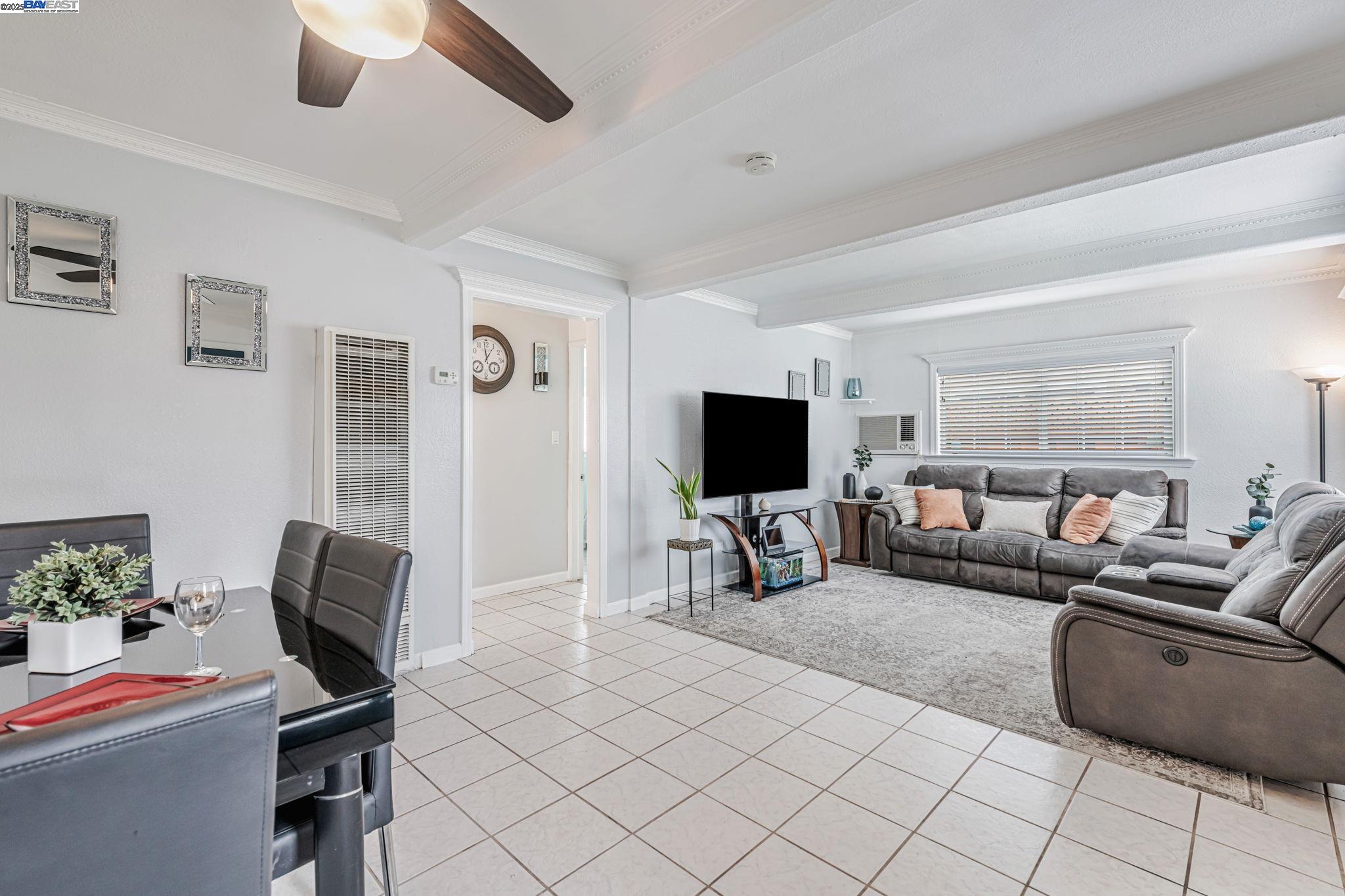 Detail Gallery Image 5 of 33 For 22857 Fuller Ave, Hayward,  CA 94541 - 2 Beds | 1 Baths