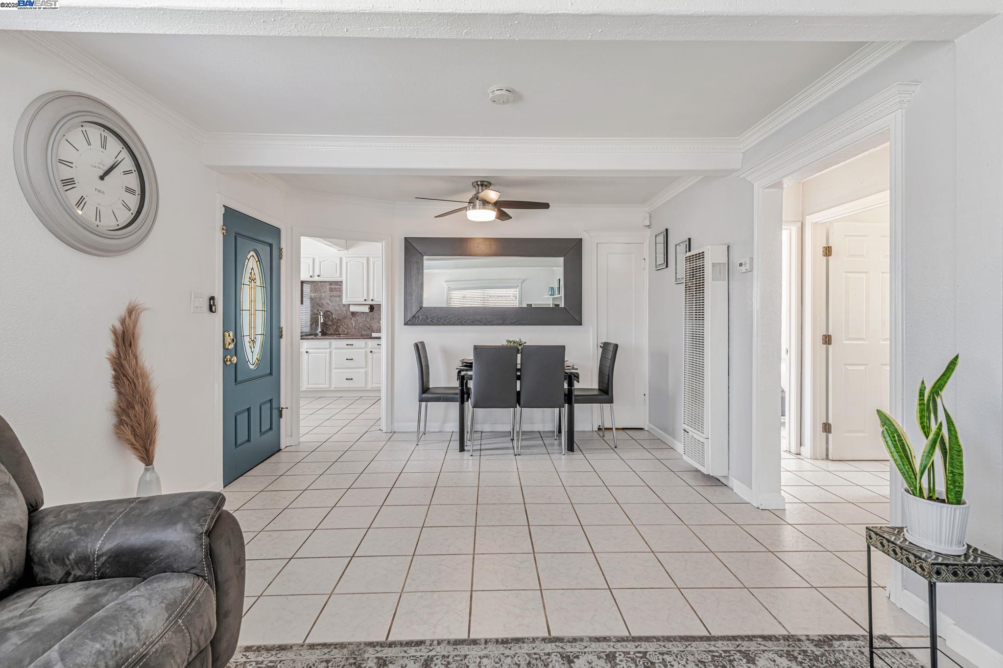 Detail Gallery Image 8 of 33 For 22857 Fuller Ave, Hayward,  CA 94541 - 2 Beds | 1 Baths