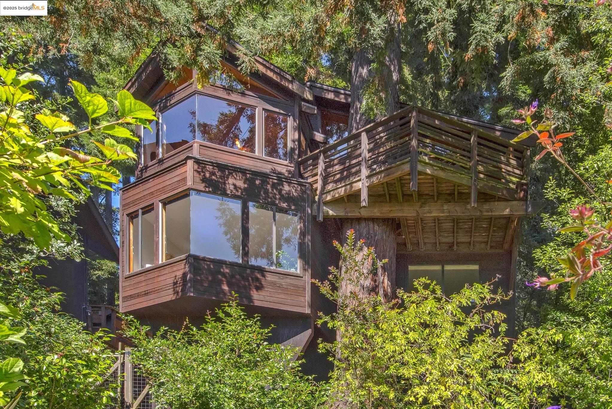 Detail Gallery Image 2 of 60 For 1082 Cragmont Ave, Berkeley,  CA 94708 - 4 Beds | 3 Baths
