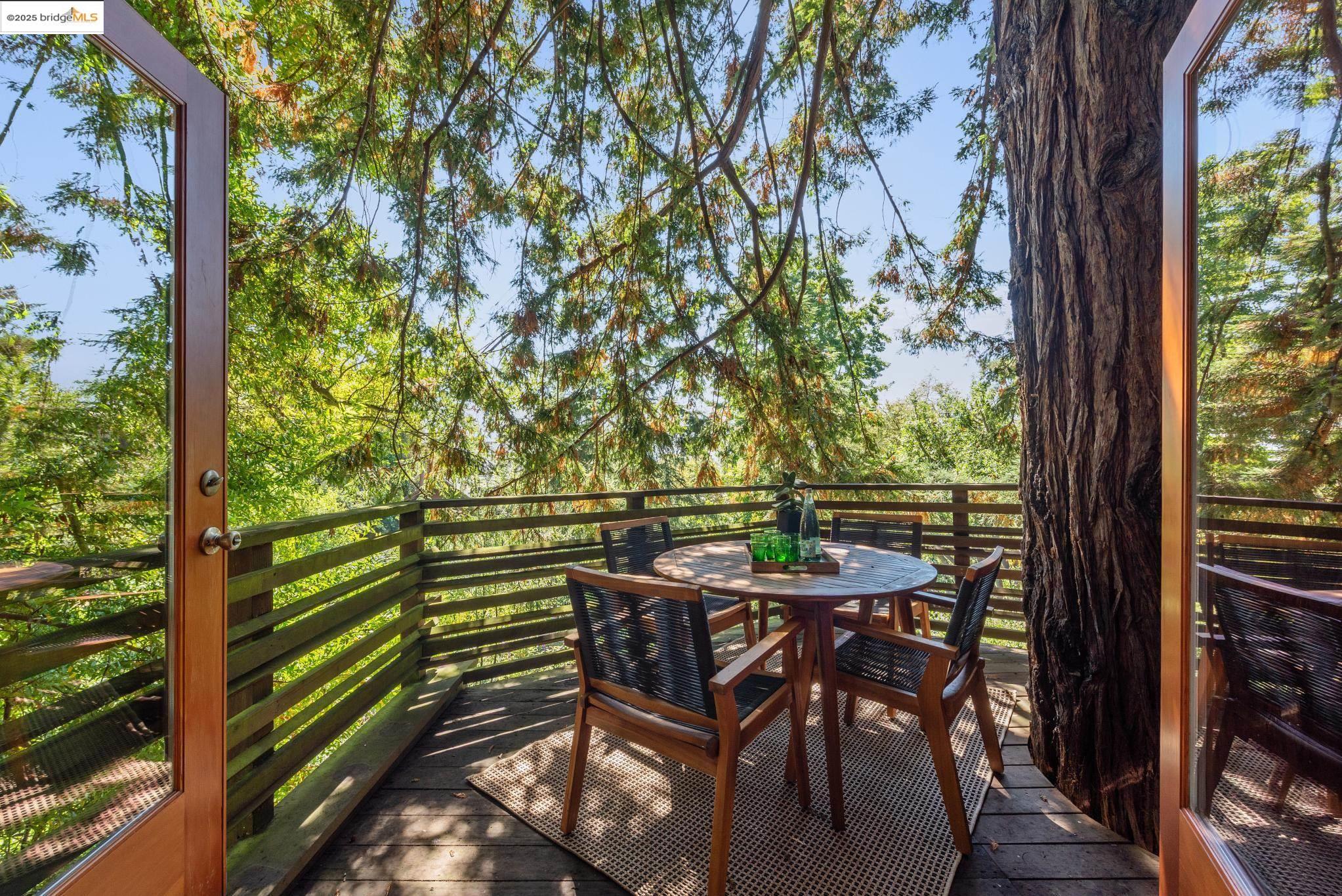 Detail Gallery Image 12 of 60 For 1082 Cragmont Ave, Berkeley,  CA 94708 - 4 Beds | 3 Baths