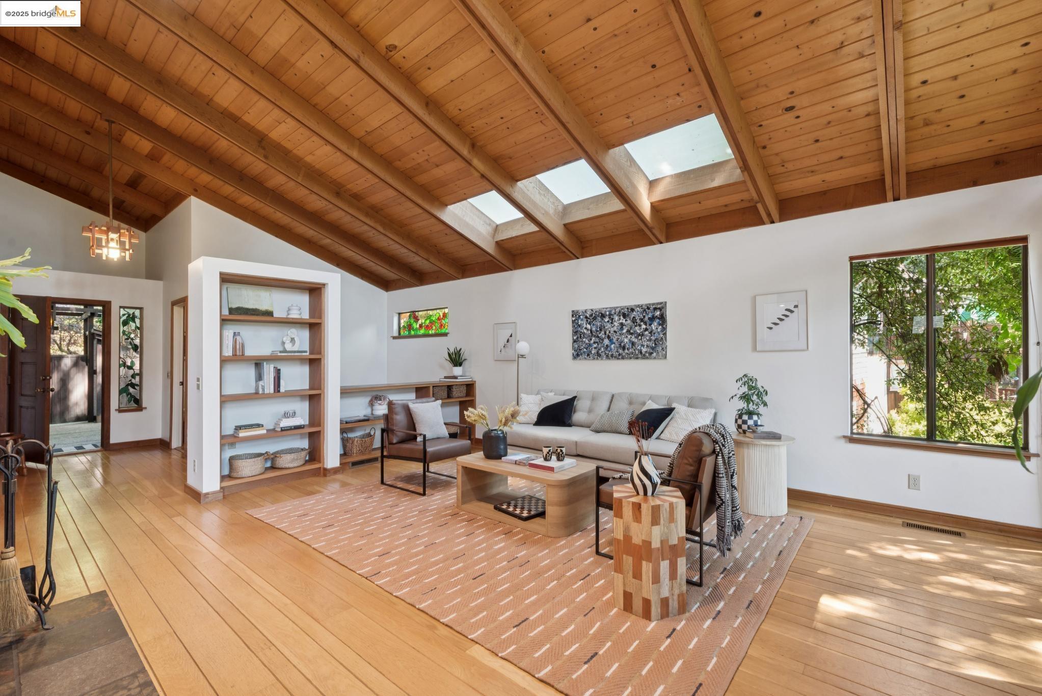 Detail Gallery Image 17 of 60 For 1082 Cragmont Ave, Berkeley,  CA 94708 - 4 Beds | 3 Baths