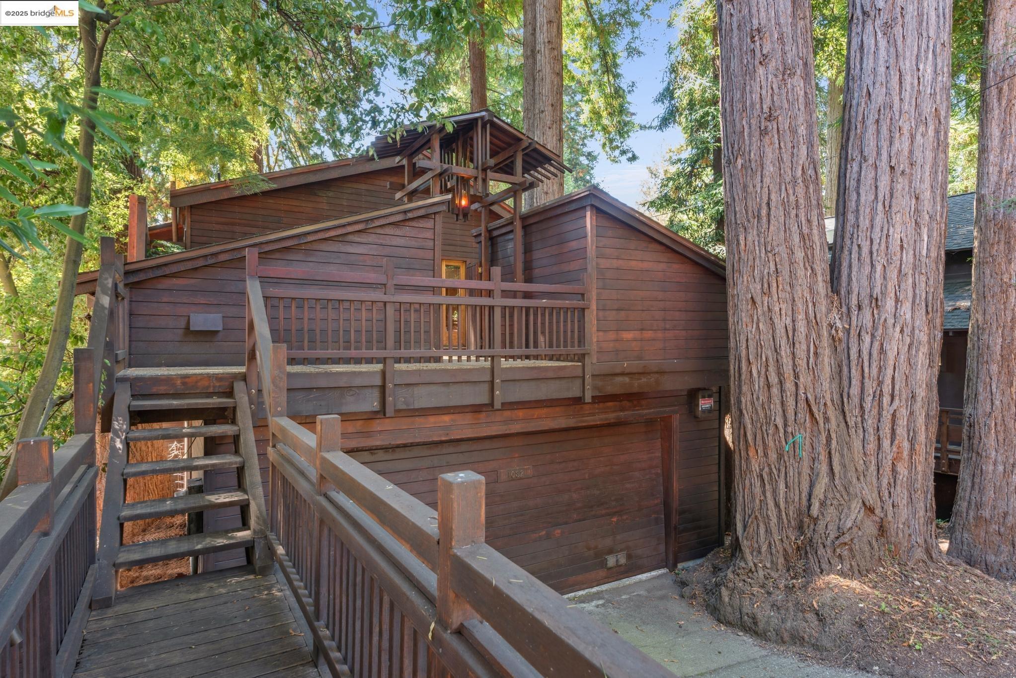 Detail Gallery Image 3 of 60 For 1082 Cragmont Ave, Berkeley,  CA 94708 - 4 Beds | 3 Baths