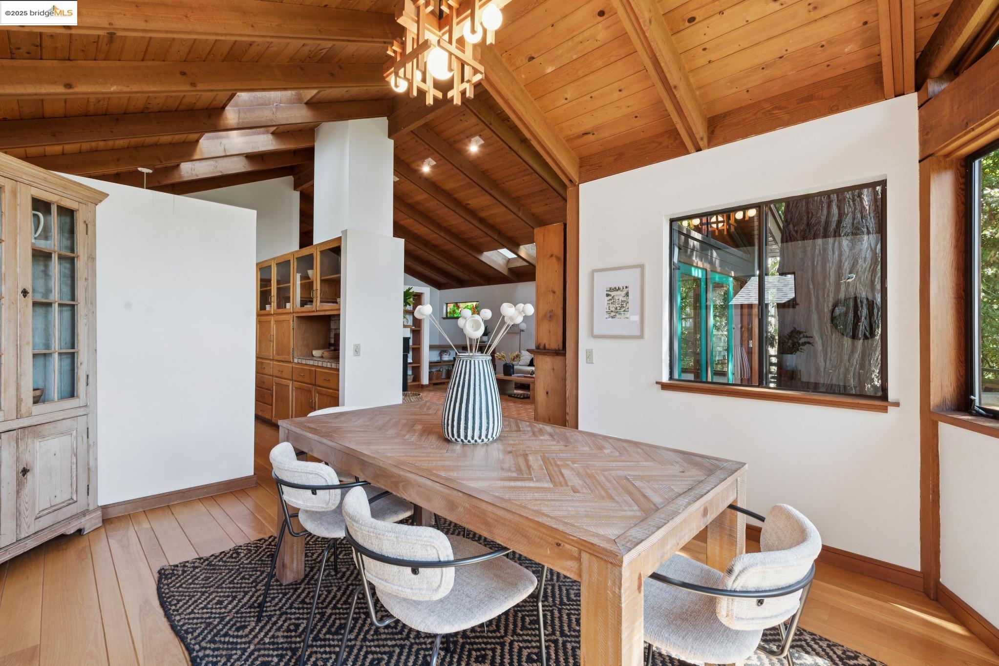 Detail Gallery Image 23 of 60 For 1082 Cragmont Ave, Berkeley,  CA 94708 - 4 Beds | 3 Baths