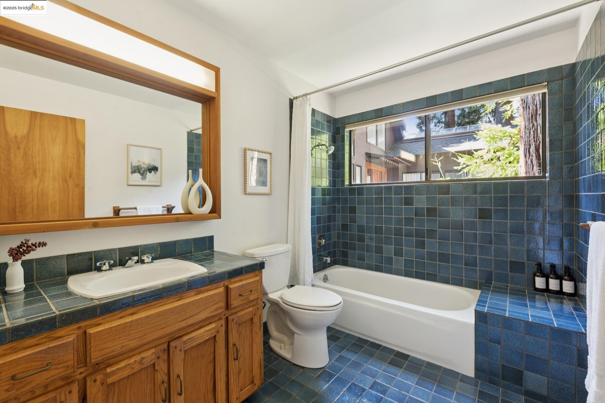 Detail Gallery Image 32 of 60 For 1082 Cragmont Ave, Berkeley,  CA 94708 - 4 Beds | 3 Baths