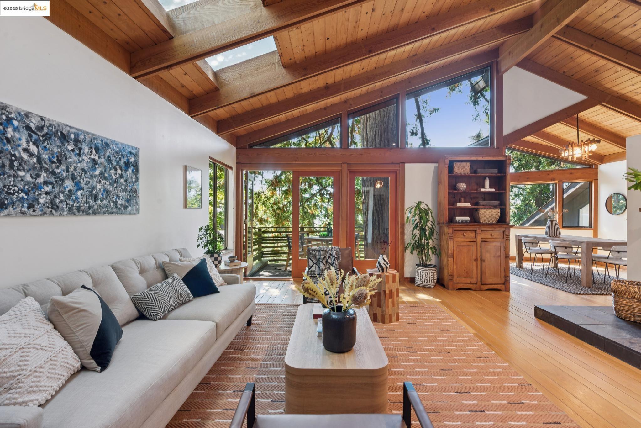 Detail Gallery Image 9 of 60 For 1082 Cragmont Ave, Berkeley,  CA 94708 - 4 Beds | 3 Baths