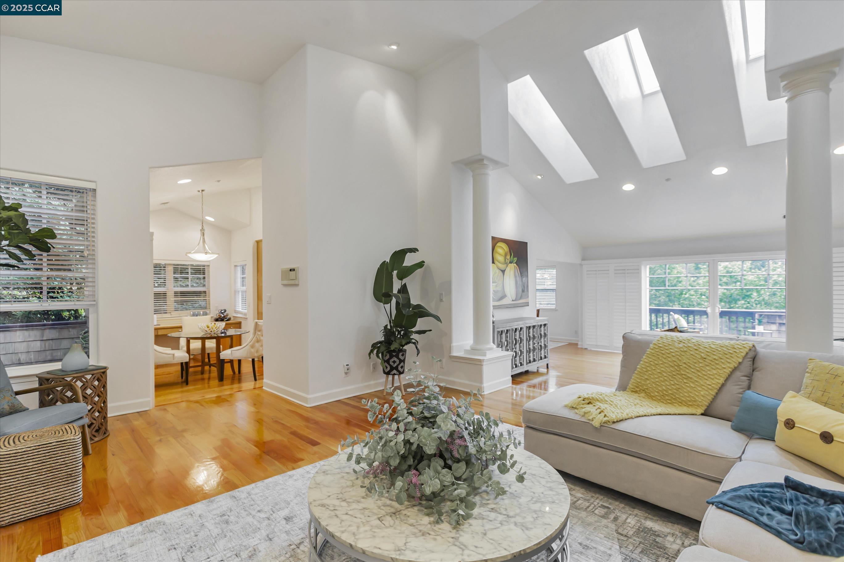 Detail Gallery Image 12 of 51 For 1215 Alvarado Rd, Berkeley,  CA 94705 - 5 Beds | 4/1 Baths