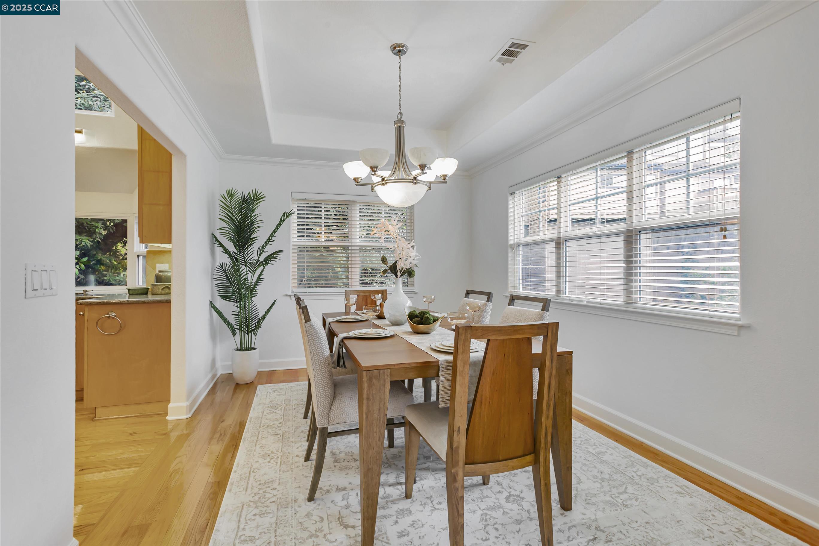 Detail Gallery Image 18 of 50 For 1215 Alvarado Rd, Berkeley,  CA 94705 - 5 Beds | 4/1 Baths