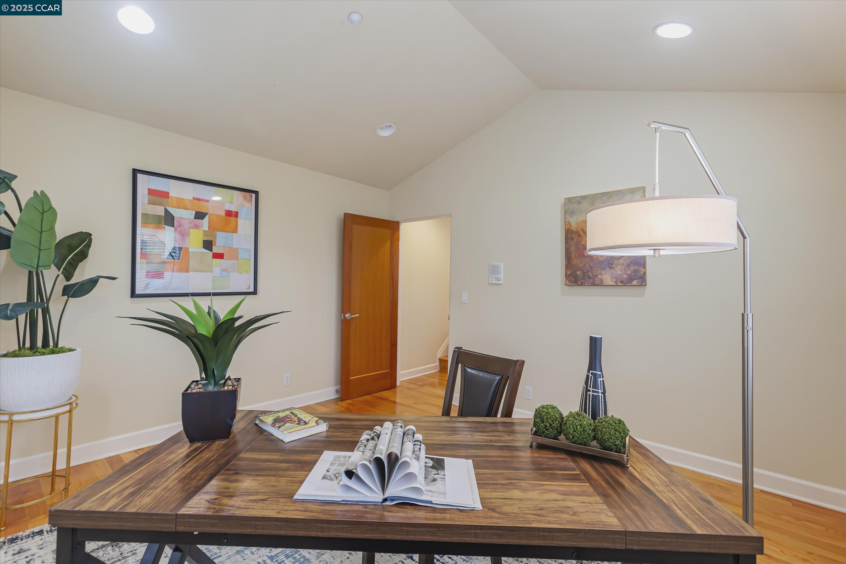 Detail Gallery Image 21 of 51 For 1215 Alvarado Rd, Berkeley,  CA 94705 - 5 Beds | 4/1 Baths