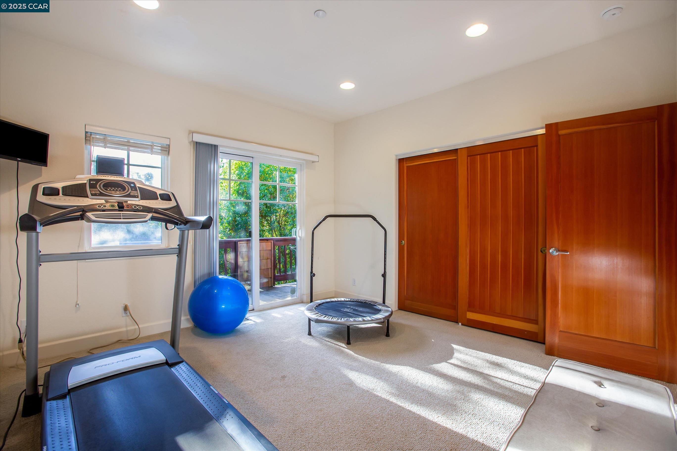 Detail Gallery Image 32 of 51 For 1215 Alvarado Rd, Berkeley,  CA 94705 - 5 Beds | 4/1 Baths