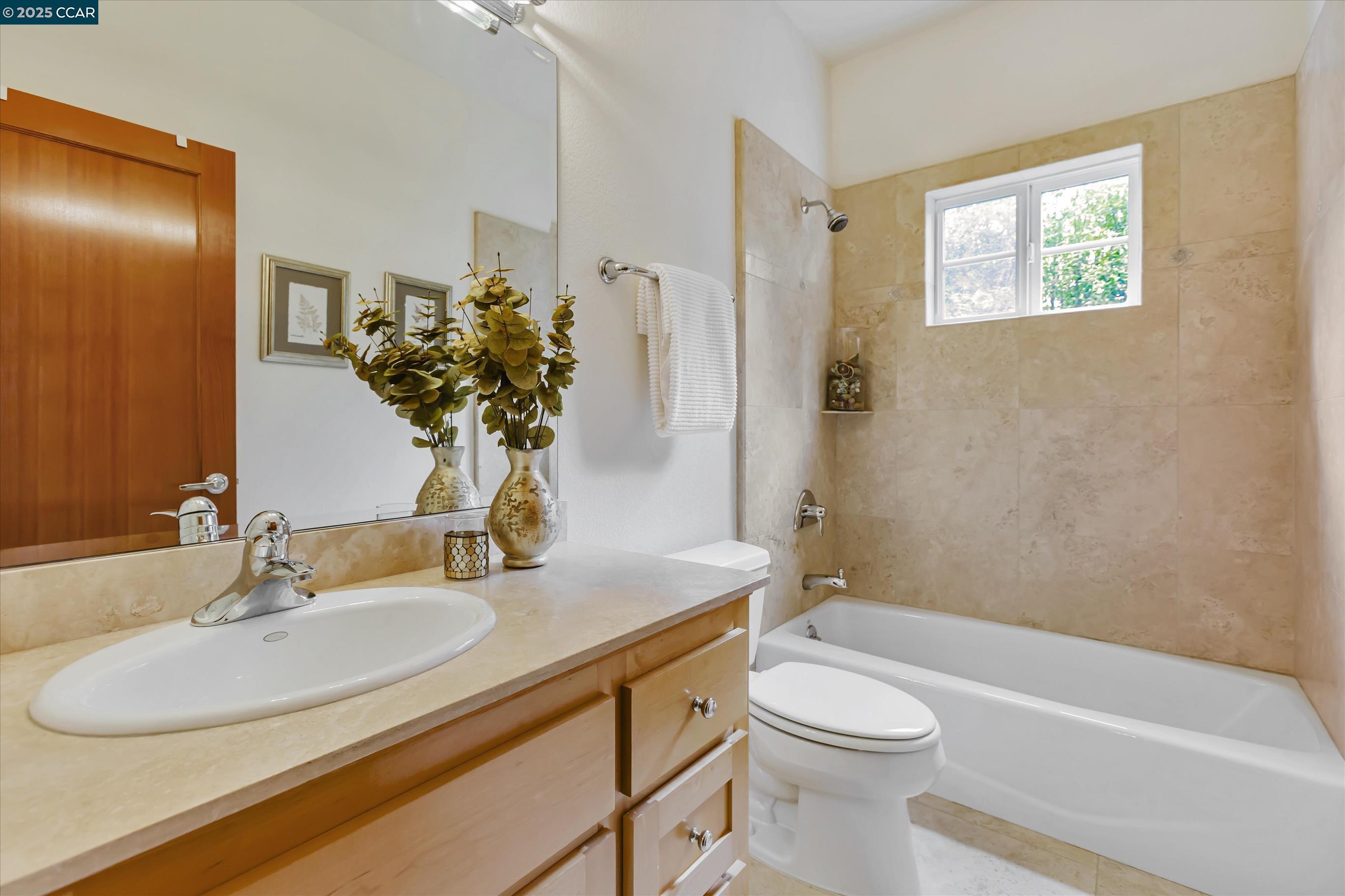 Detail Gallery Image 36 of 51 For 1215 Alvarado Rd, Berkeley,  CA 94705 - 5 Beds | 4/1 Baths