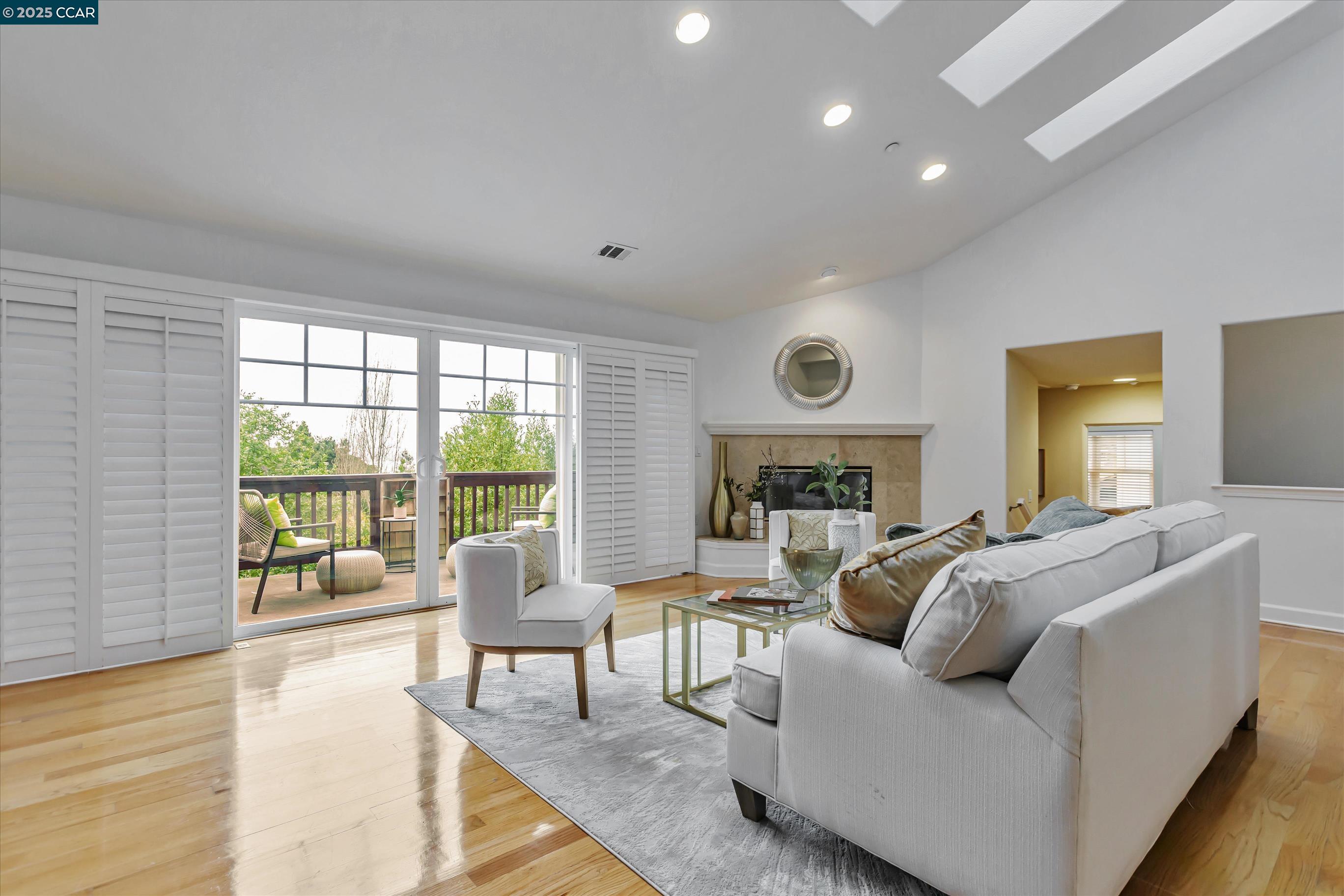 Detail Gallery Image 6 of 51 For 1215 Alvarado Rd, Berkeley,  CA 94705 - 5 Beds | 4/1 Baths