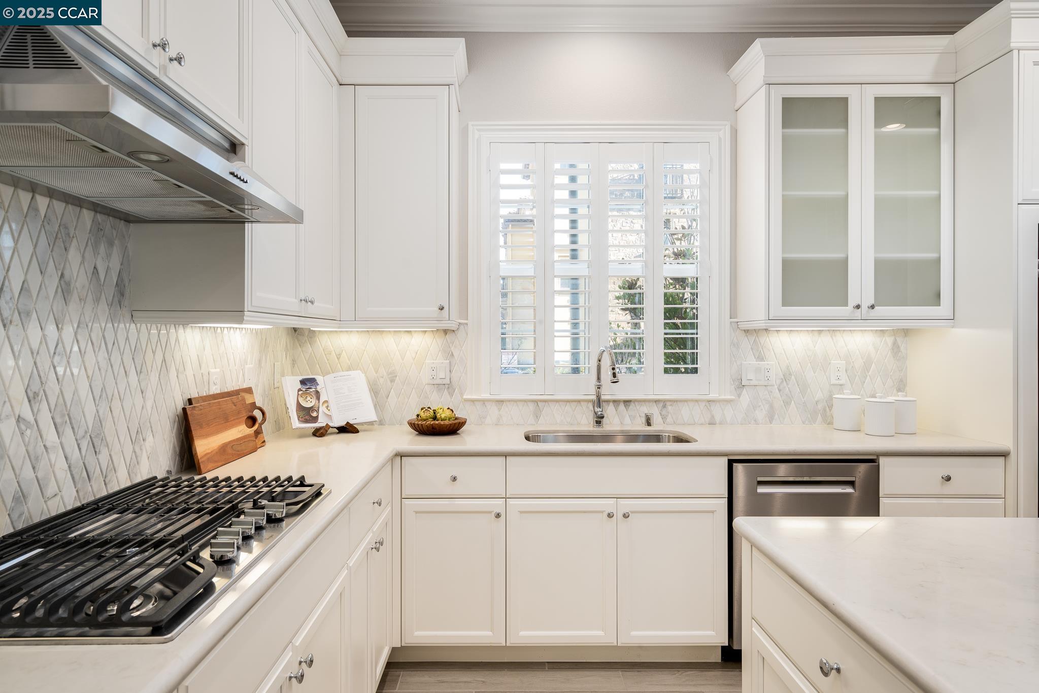 Detail Gallery Image 6 of 31 For 5110 Rowan Dr, San Ramon,  CA 94582 - 4 Beds | 3/1 Baths