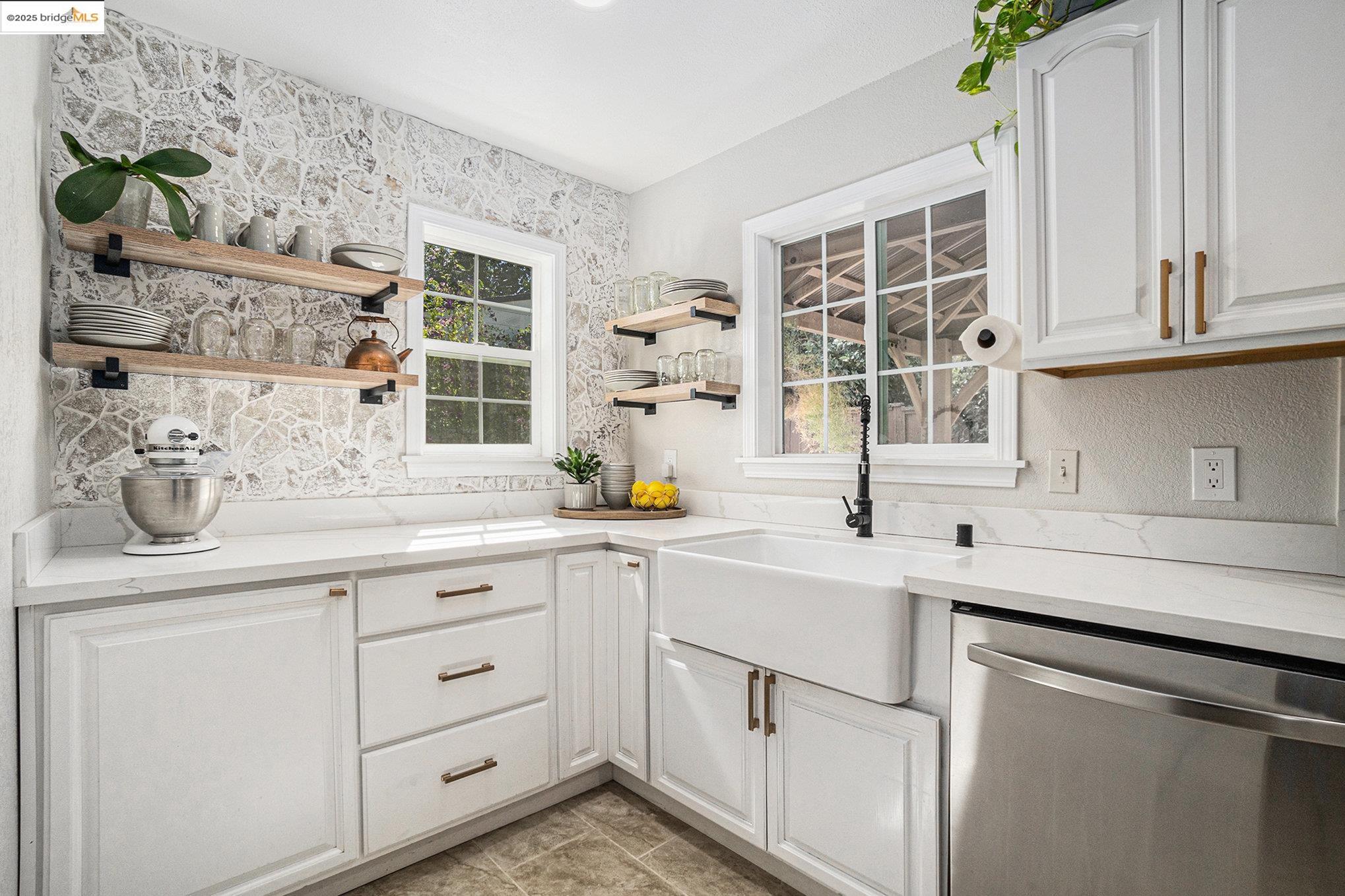 Detail Gallery Image 11 of 43 For 3439 Sanford St, Concord,  CA 94520 - 4 Beds | 2 Baths