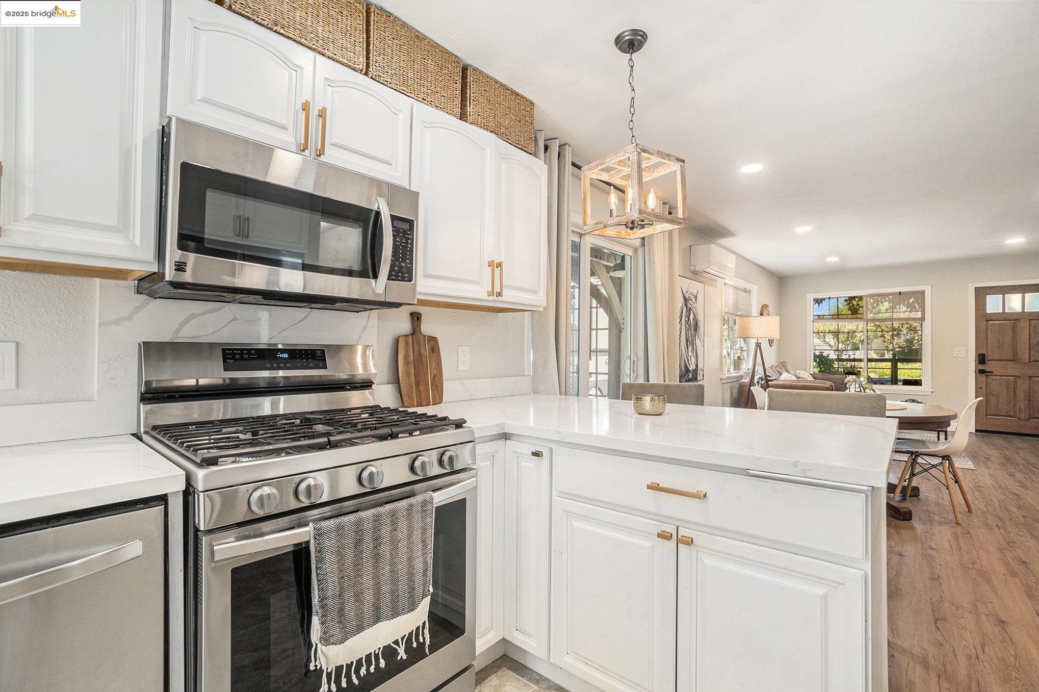 Detail Gallery Image 12 of 43 For 3439 Sanford St, Concord,  CA 94520 - 4 Beds | 2 Baths
