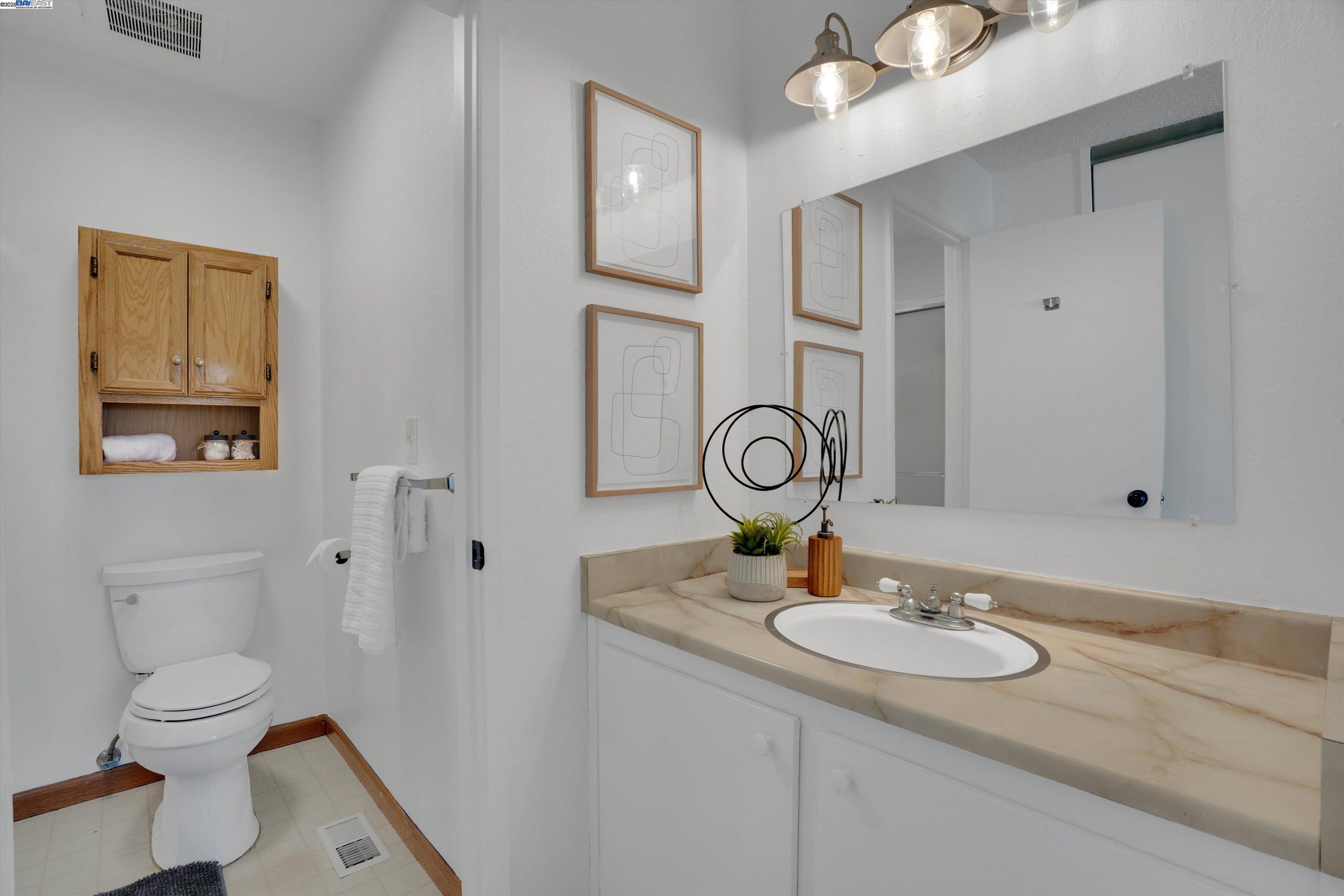 Detail Gallery Image 21 of 29 For 5315 Rainflower Dr, Livermore,  CA 94551 - 3 Beds | 2/1 Baths