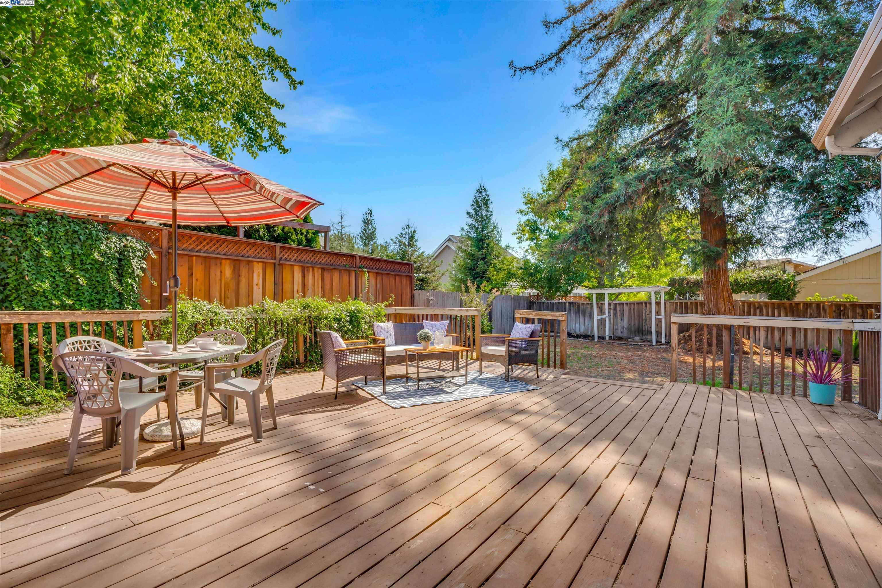 Detail Gallery Image 23 of 29 For 5315 Rainflower Dr, Livermore,  CA 94551 - 3 Beds | 2/1 Baths