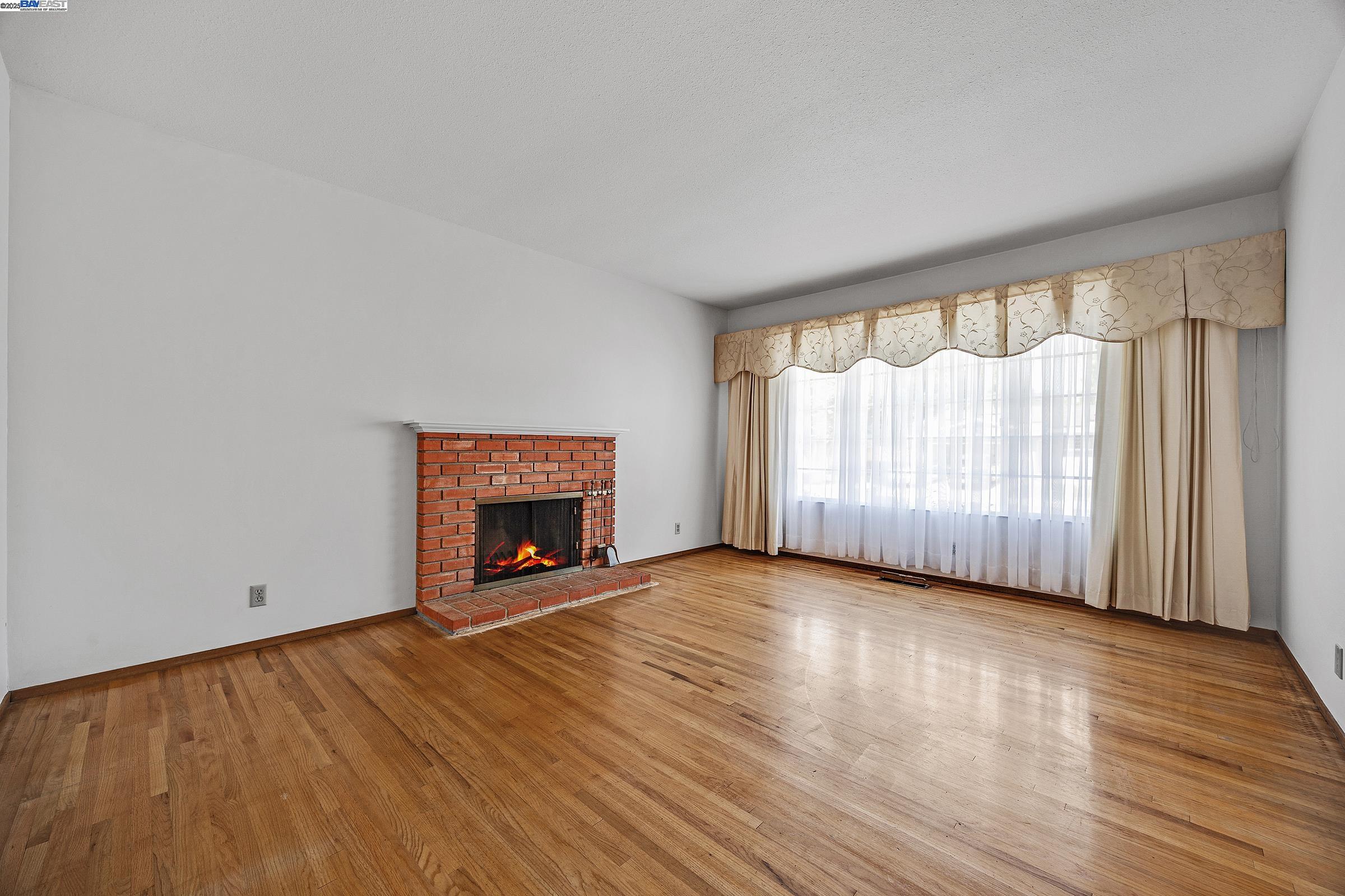 Detail Gallery Image 6 of 45 For 6244 Robin Court, Pleasanton,  CA 94588-4454 - 4 Beds | 2 Baths