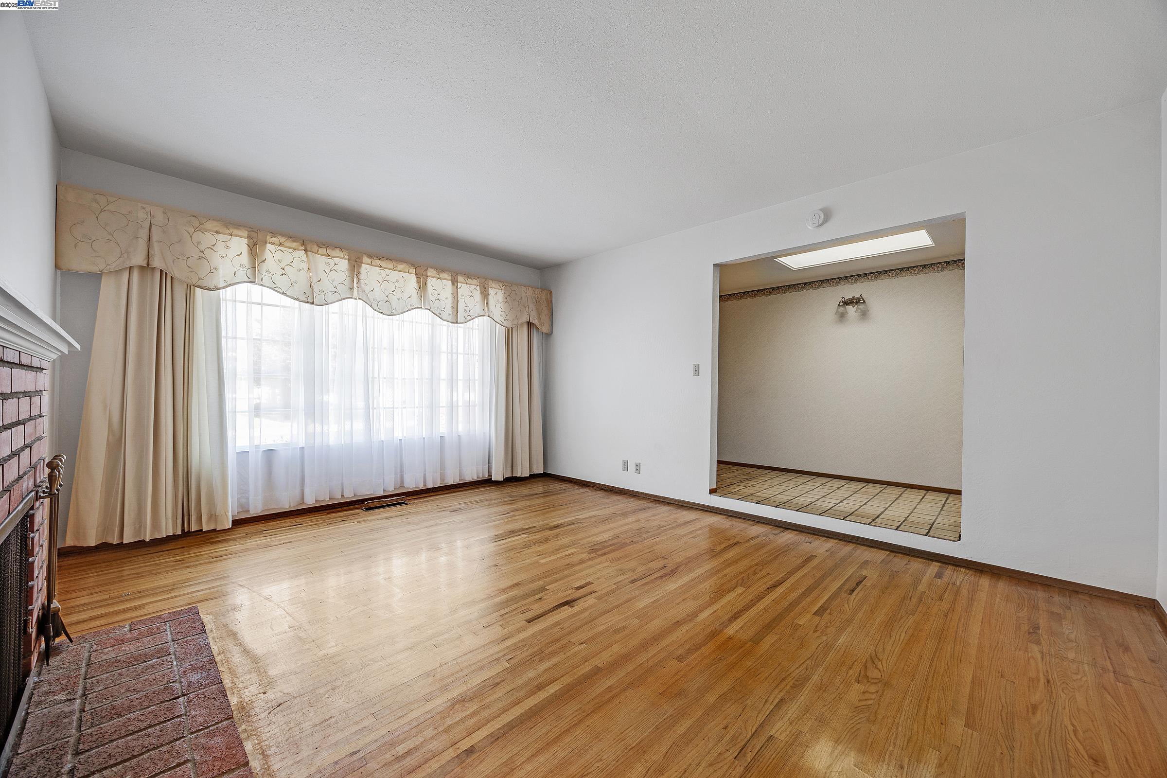 Detail Gallery Image 9 of 45 For 6244 Robin Court, Pleasanton,  CA 94588-4454 - 4 Beds | 2 Baths