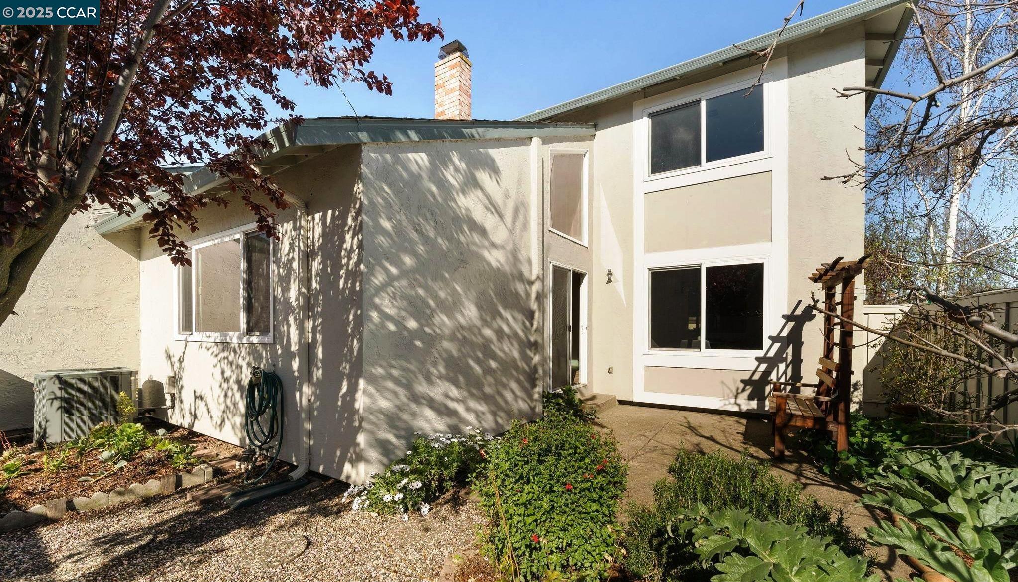 Detail Gallery Image 22 of 28 For 1936 Nero Ct, Walnut Creek,  CA 94598 - 3 Beds | 2/1 Baths
