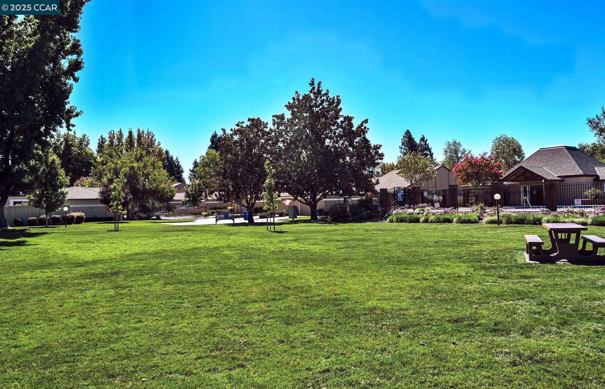 Detail Gallery Image 26 of 28 For 1936 Nero Ct, Walnut Creek,  CA 94598 - 3 Beds | 2/1 Baths