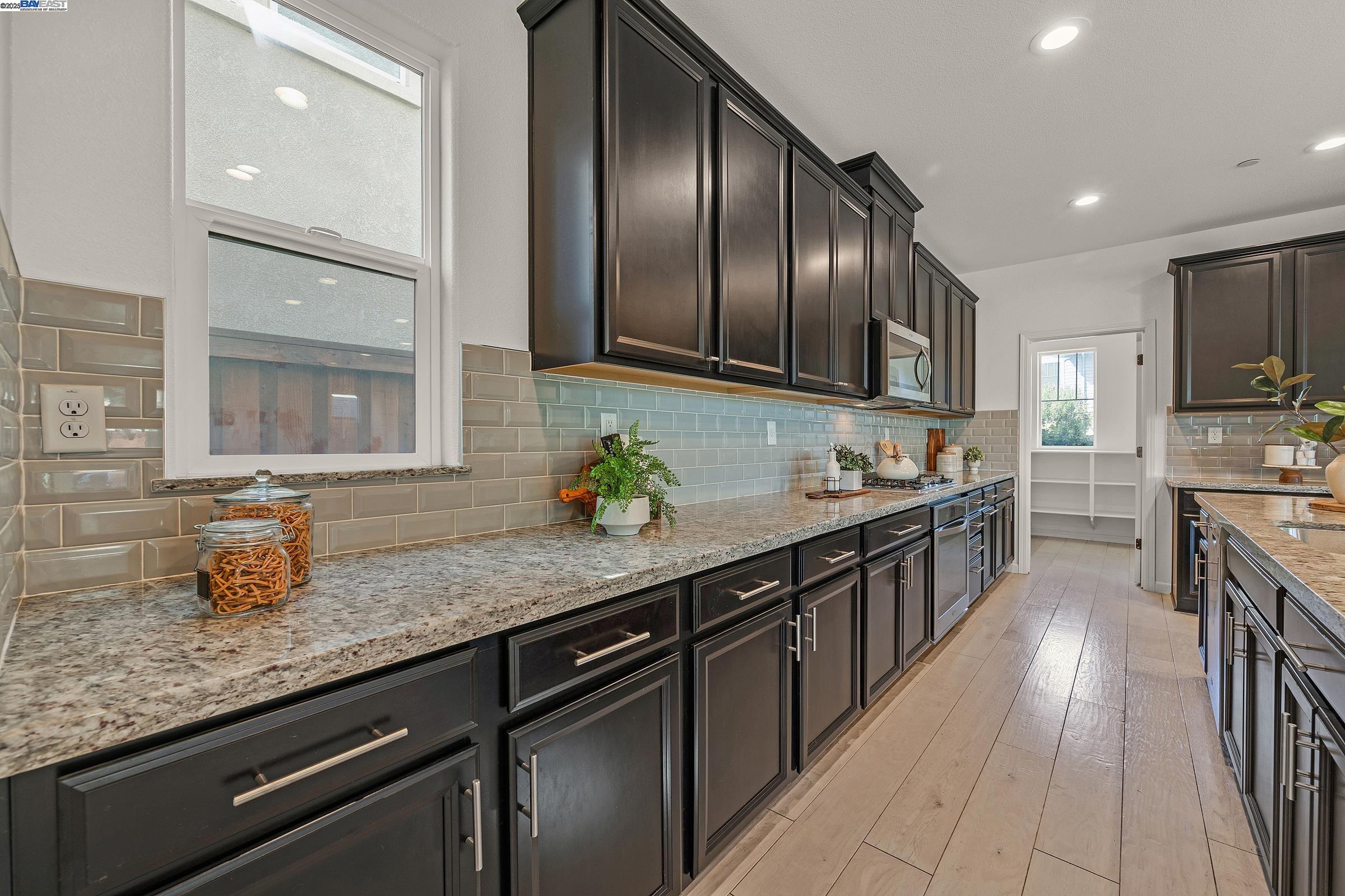 Detail Gallery Image 10 of 41 For 2342 Augusta Ave, Tracy,  CA 95377 - 4 Beds | 3 Baths