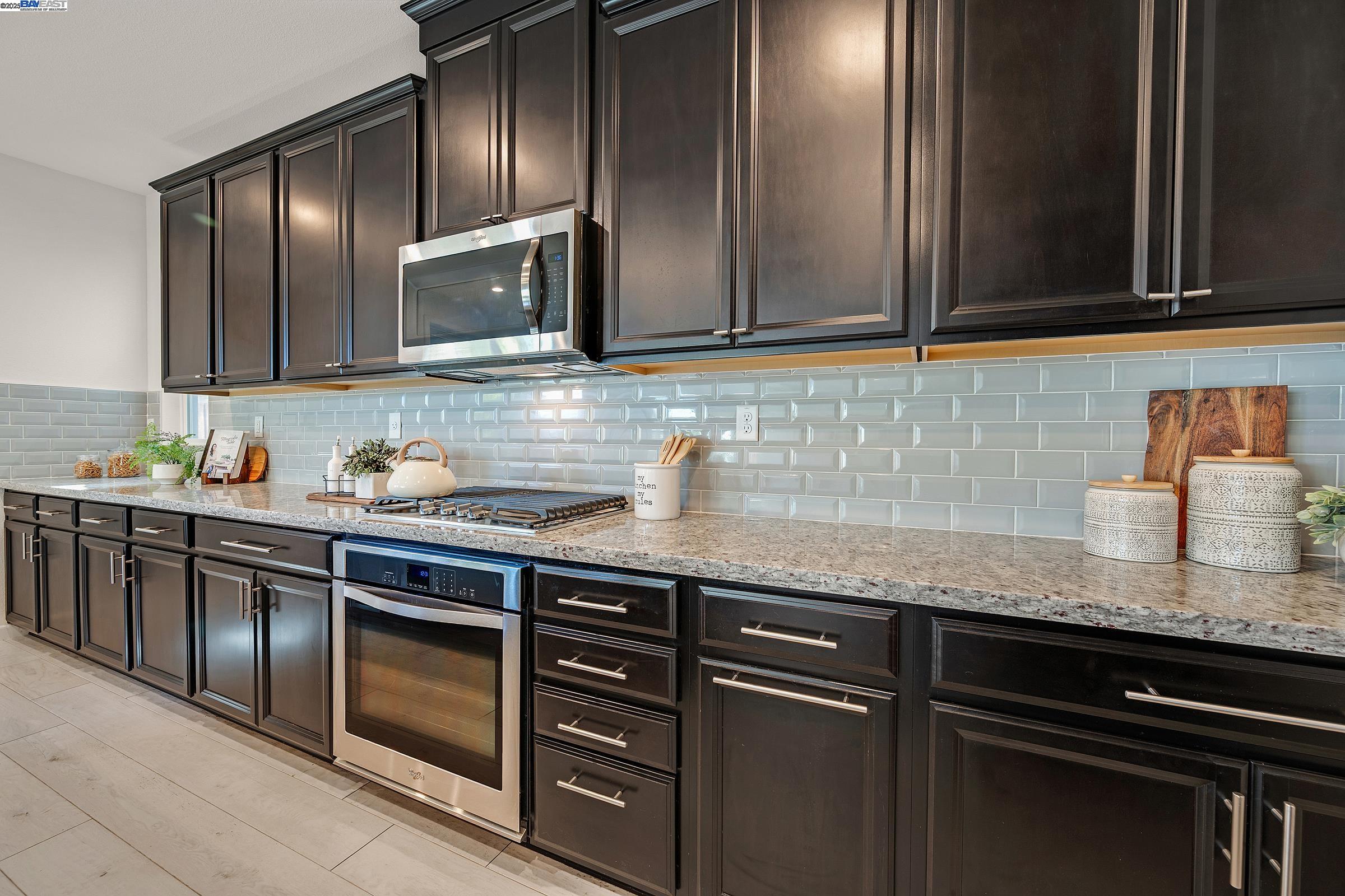 Detail Gallery Image 11 of 41 For 2342 Augusta Ave, Tracy,  CA 95377 - 4 Beds | 3 Baths