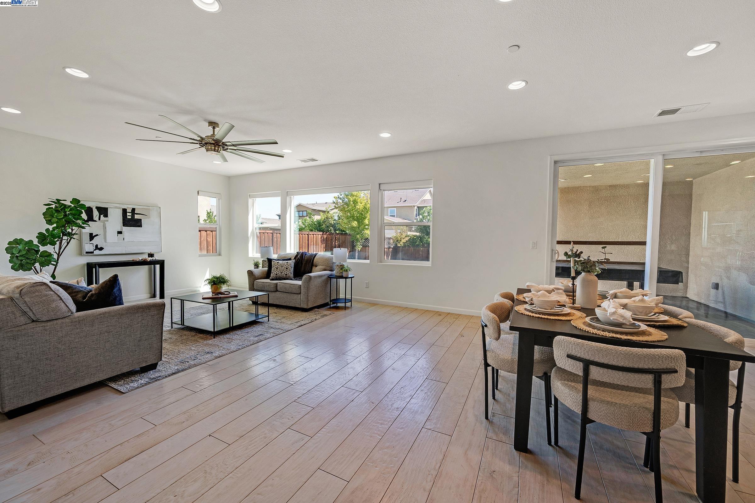 Detail Gallery Image 4 of 41 For 2342 Augusta Ave, Tracy,  CA 95377 - 4 Beds | 3 Baths