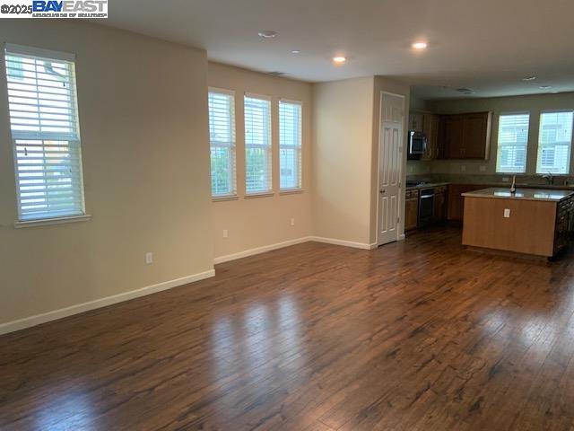 Detail Gallery Image 6 of 12 For 850 Camden Cmn, Livermore,  CA 94551 - 4 Beds | 3 Baths