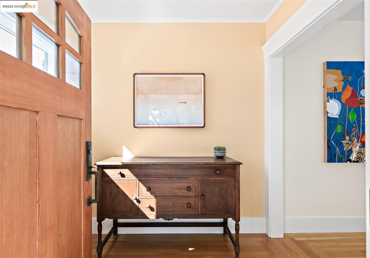 Detail Gallery Image 2 of 38 For 1409 Alcatraz Ave, Berkeley,  CA 94702 - 4 Beds | 3 Baths